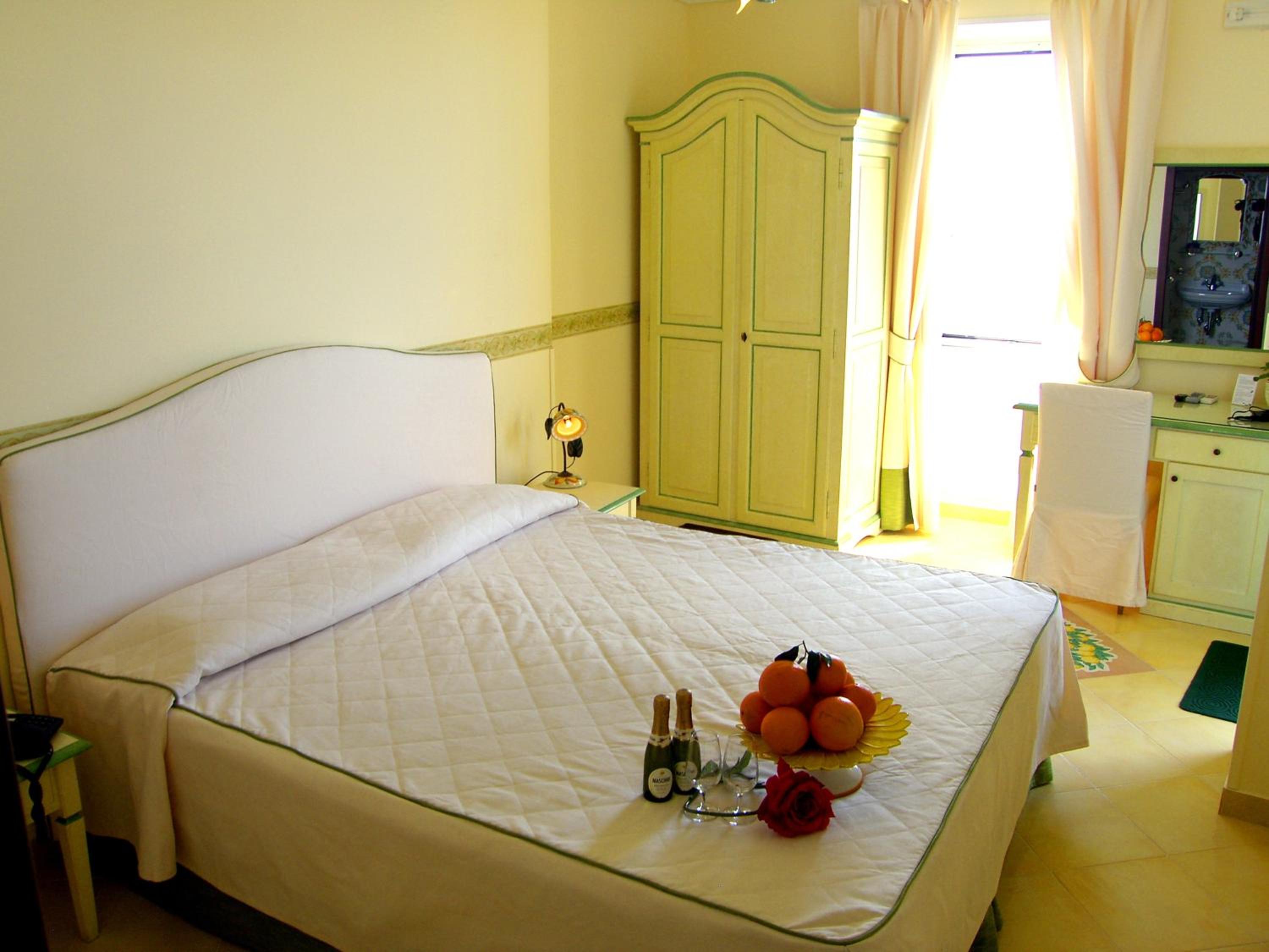 Standard Double or Twin Room - Photo 1