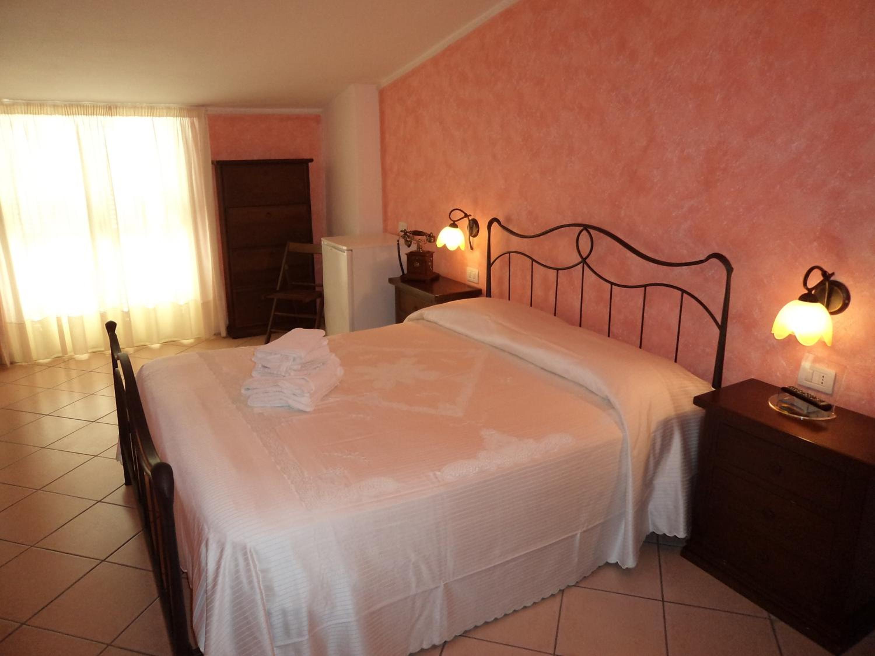 Double Room with Balcony and Sea View - Photo 2