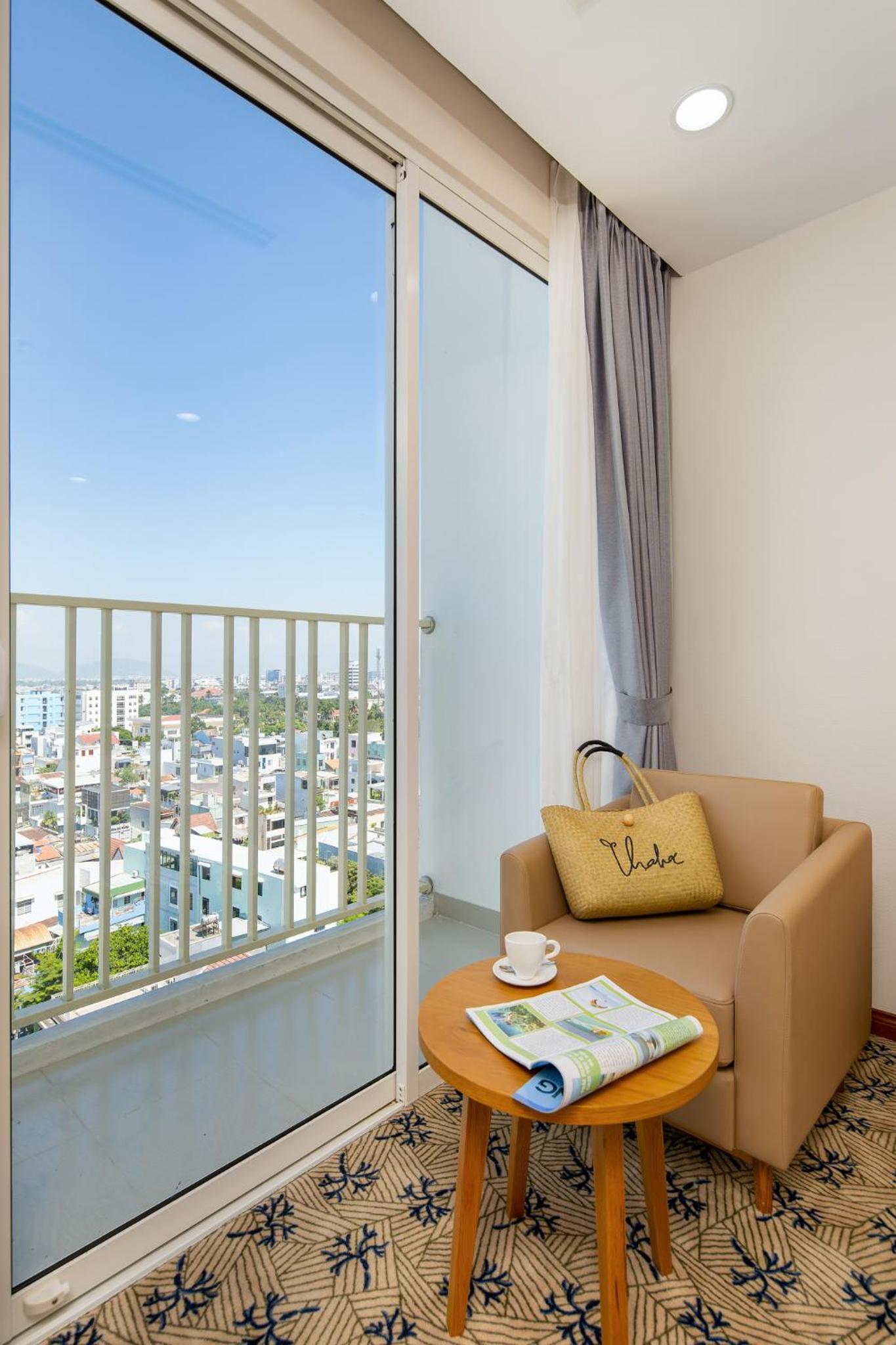 Superior Double Room with Balcony and City View - Photo 2