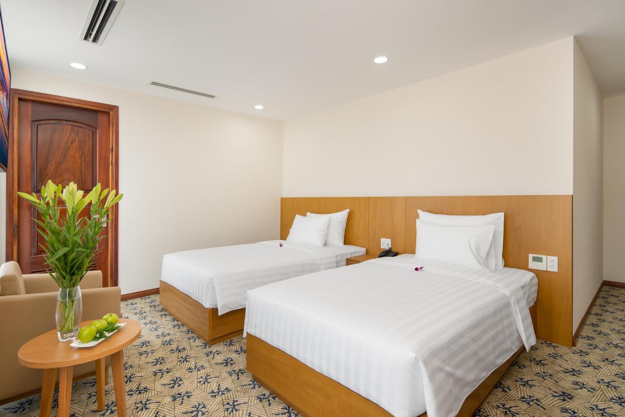 Superior Twin Room with Balcony and City View - Photo 1