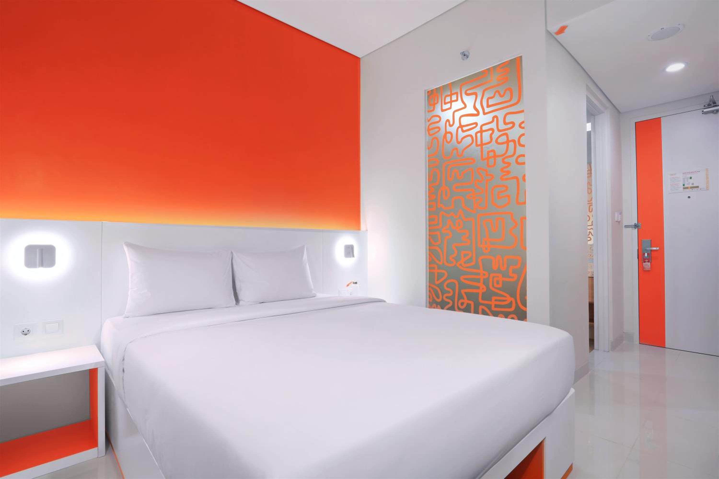 Standard King Room - Photo 2
