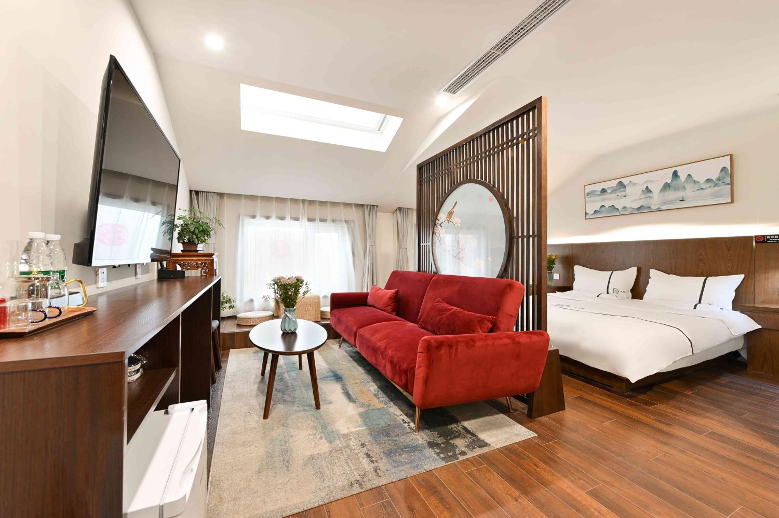 Skylight Family Room - Photo 2