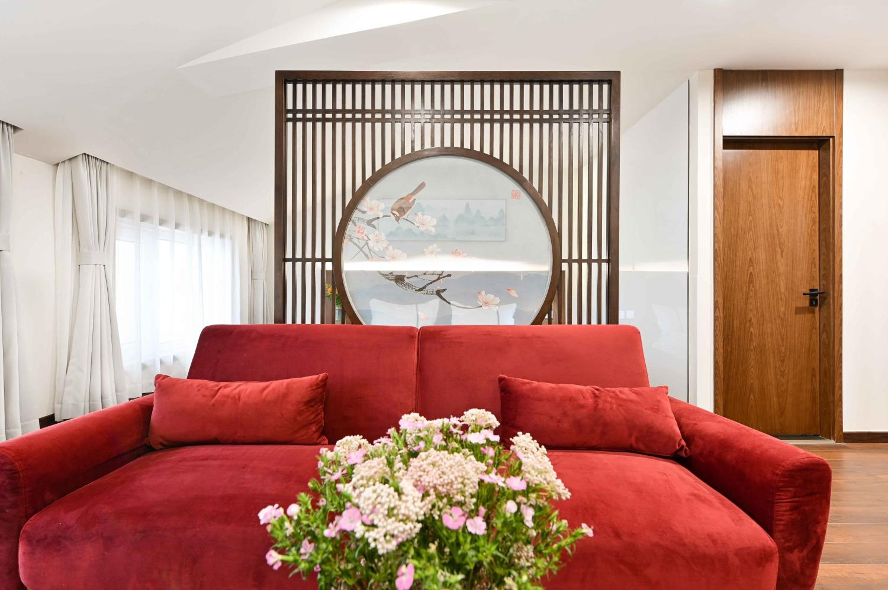 Skylight Family Room - Photo 4