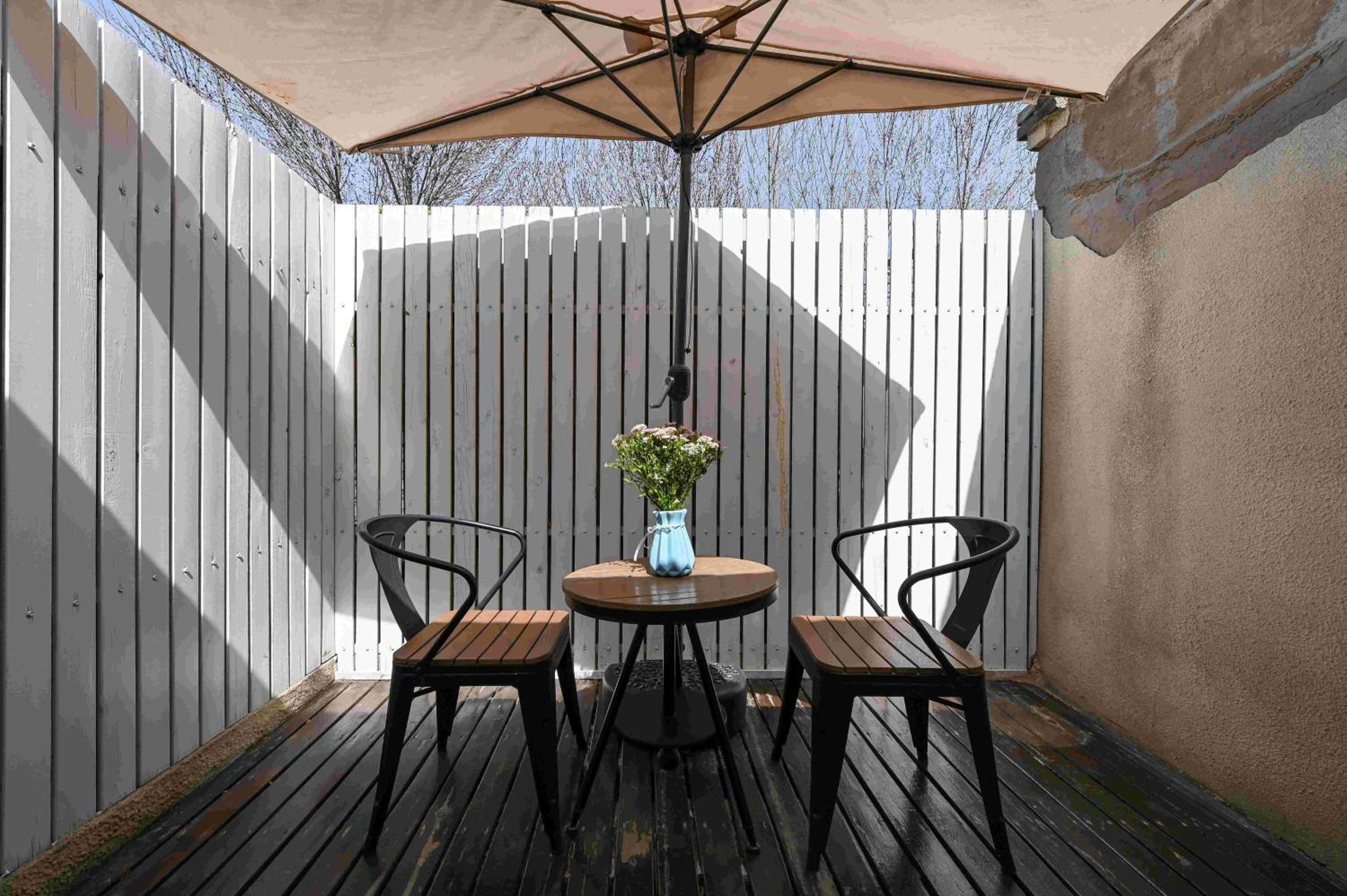 Sunshine Balcony Double Room - Photo 4