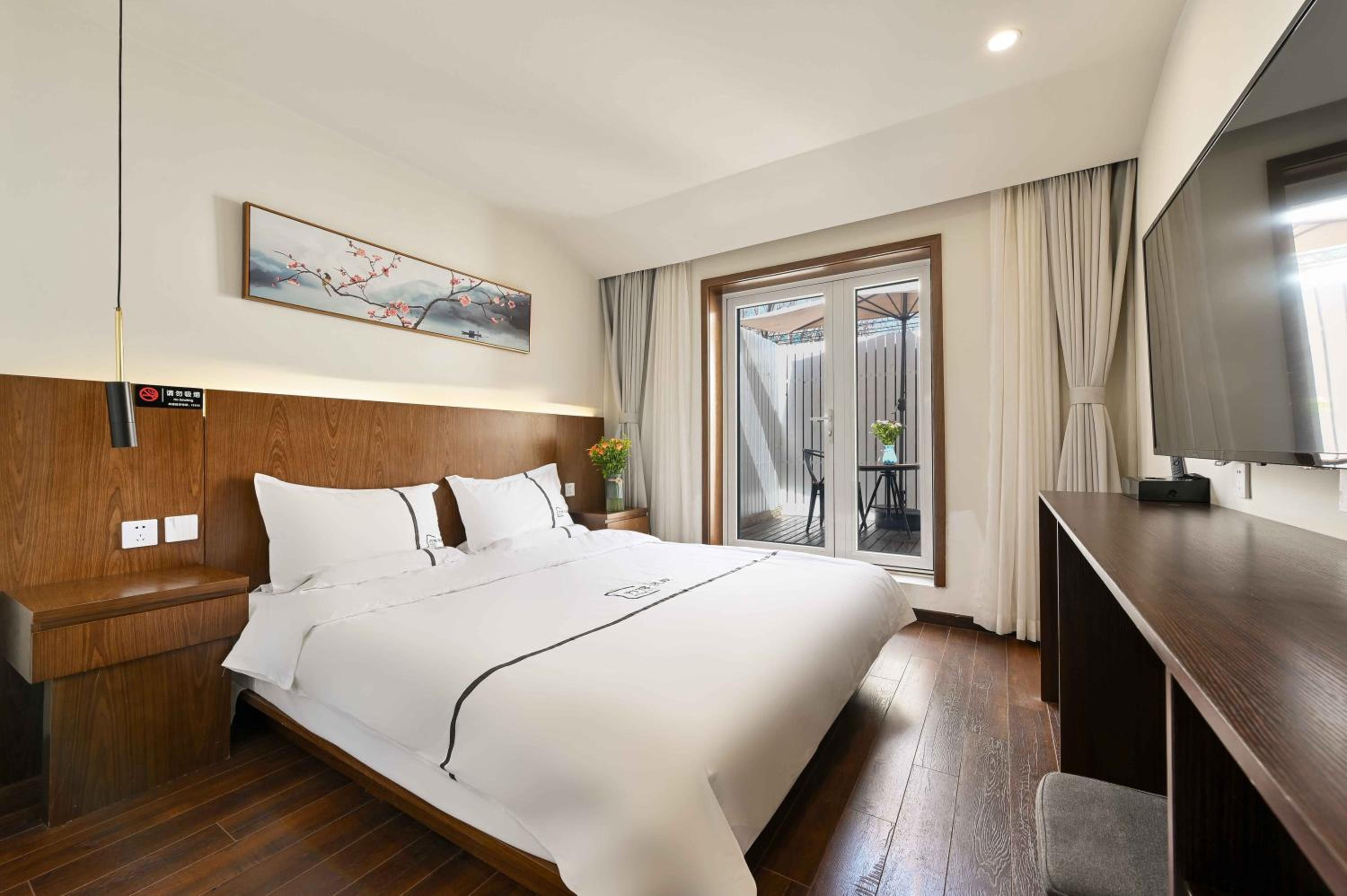 Sunshine Balcony Double Room - Photo 1