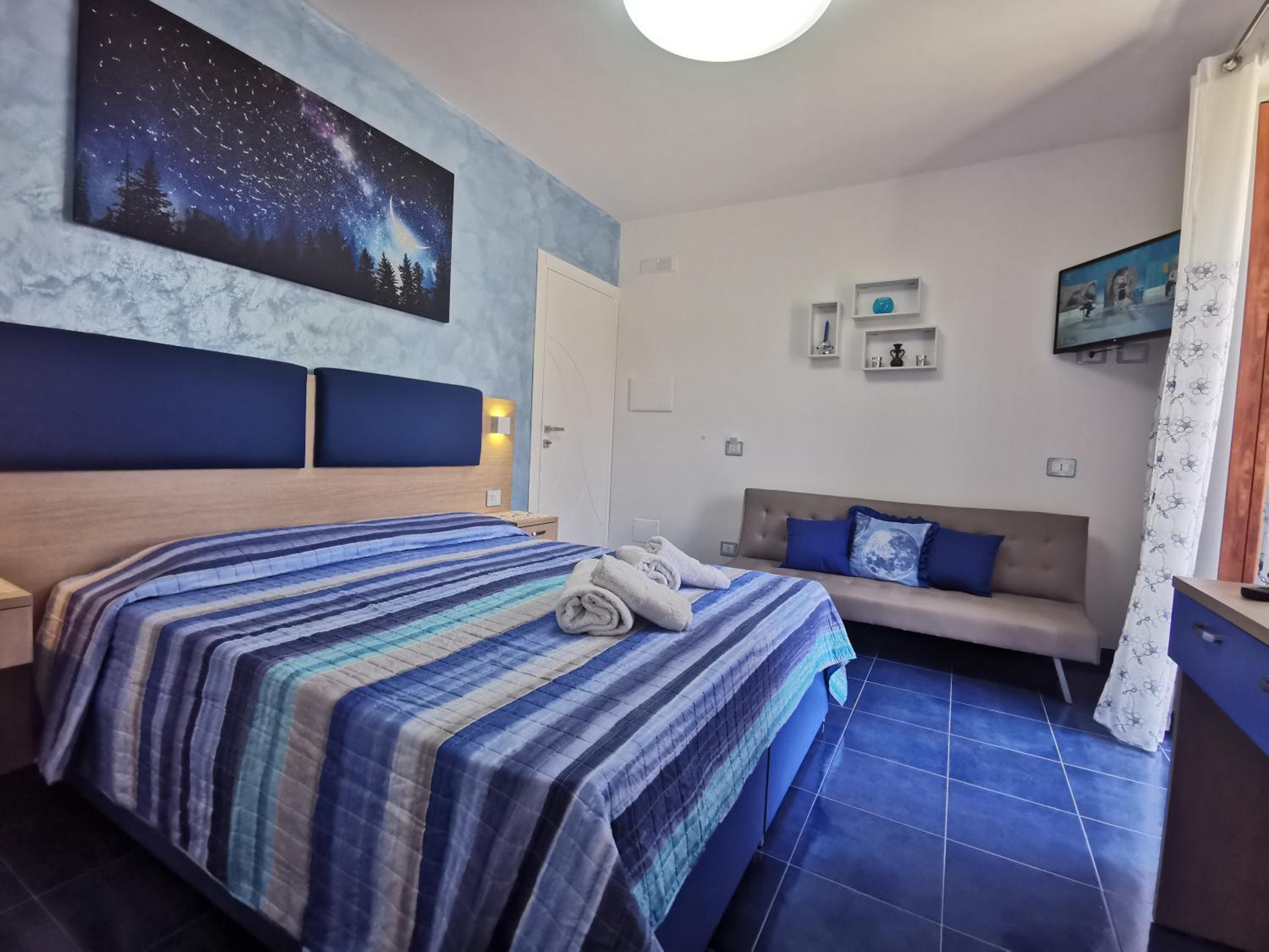 Standard Queen Room - Photo 48