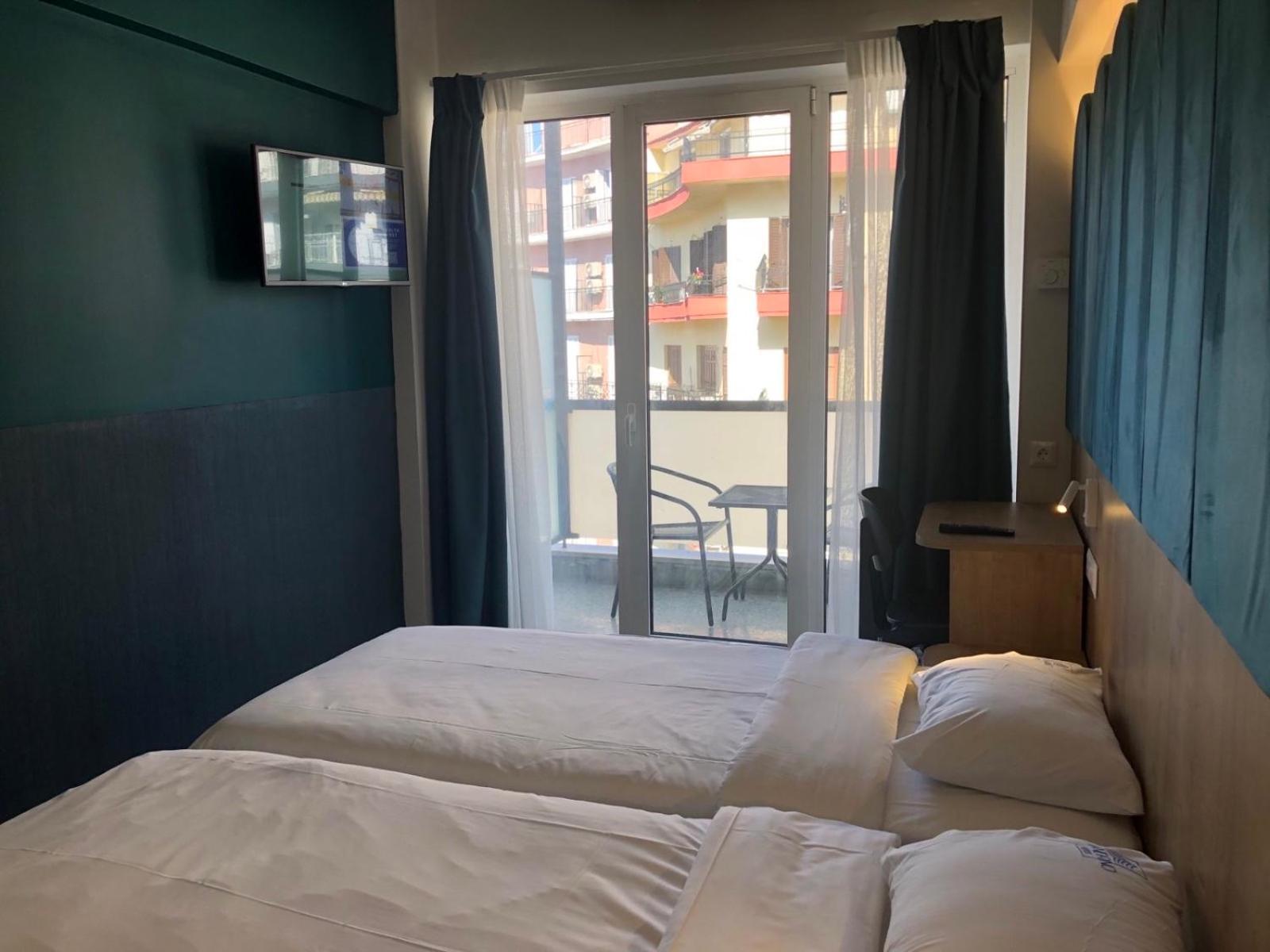 Executive Twin Room with Balcony  photo 1