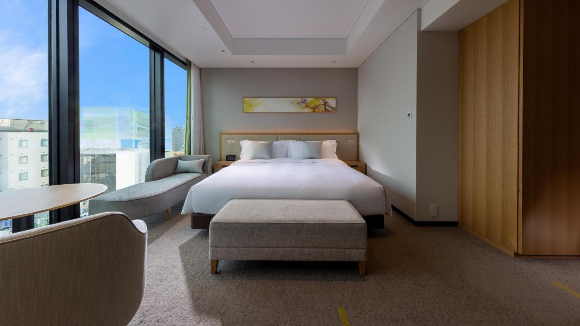 Deluxe King Room - Non-Smoking	 - Photo 14