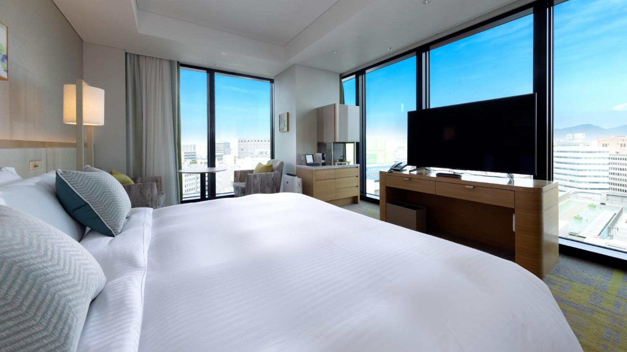 Luxury King Room - Non-Smoking - Photo 14