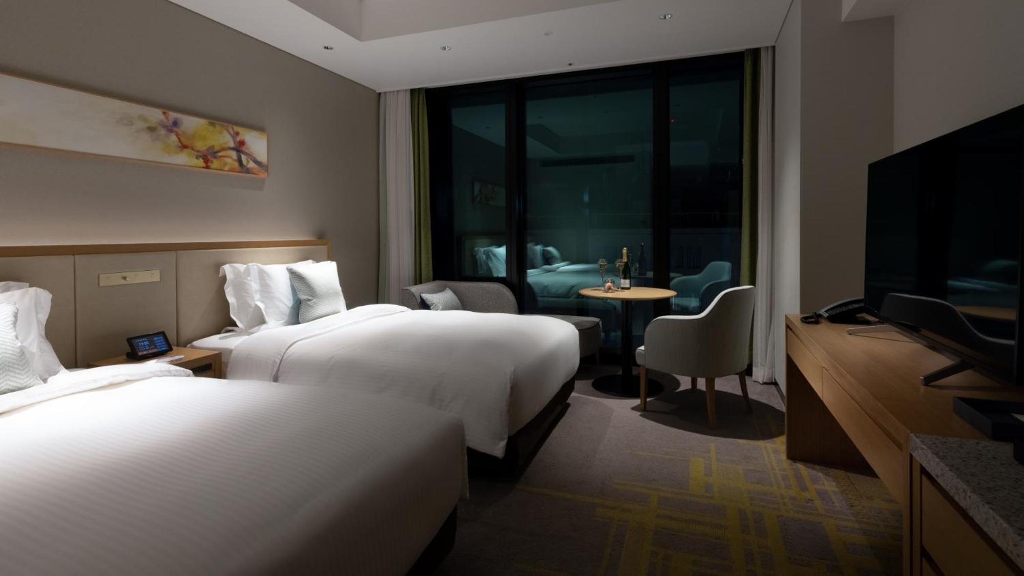Premium Superior Twin Room - Non-Smoking	 - Photo 15