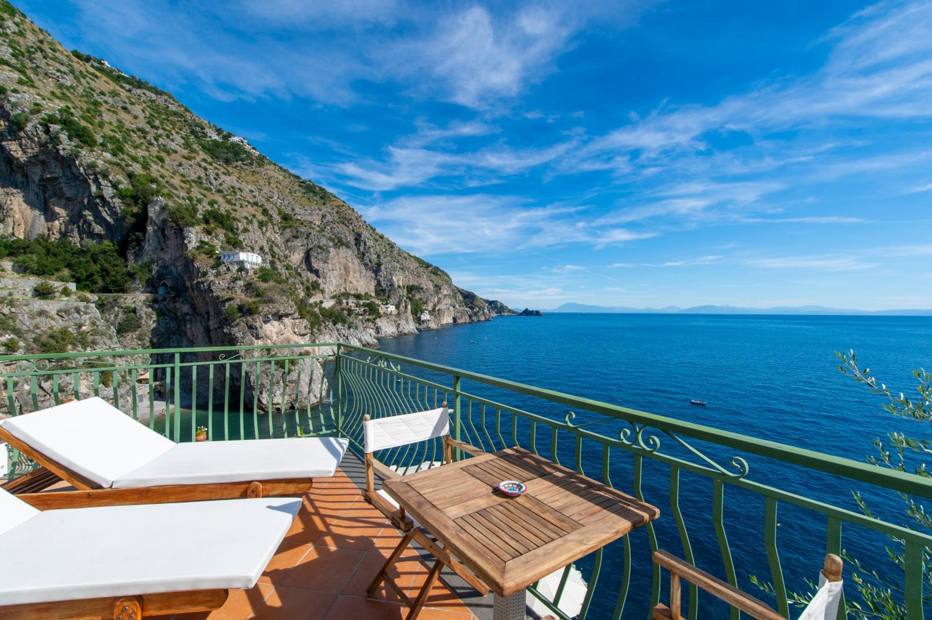 Deluxe Double Room with Terrace and Sea View - Photo 28