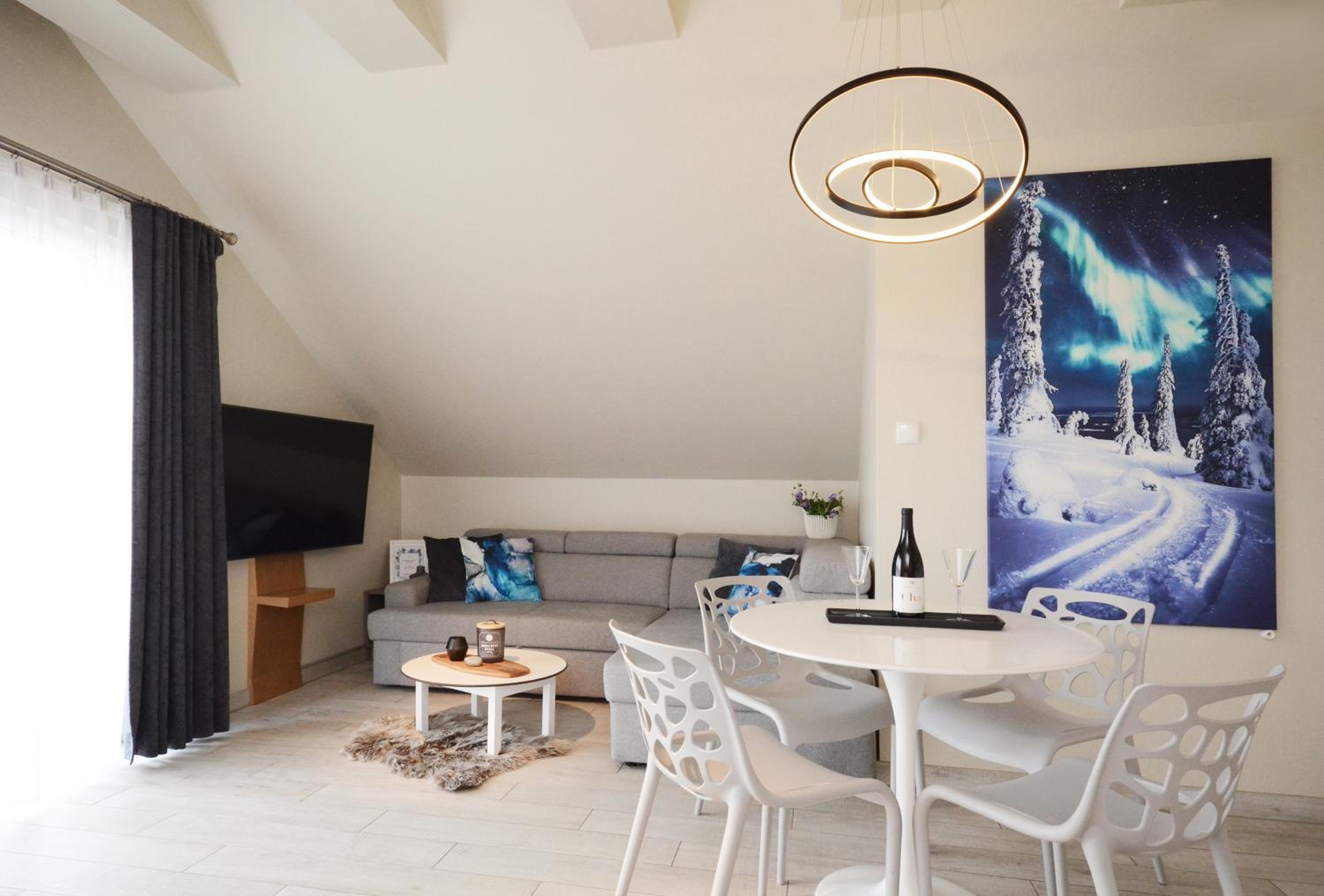 Apartment with Mountain View photo 3