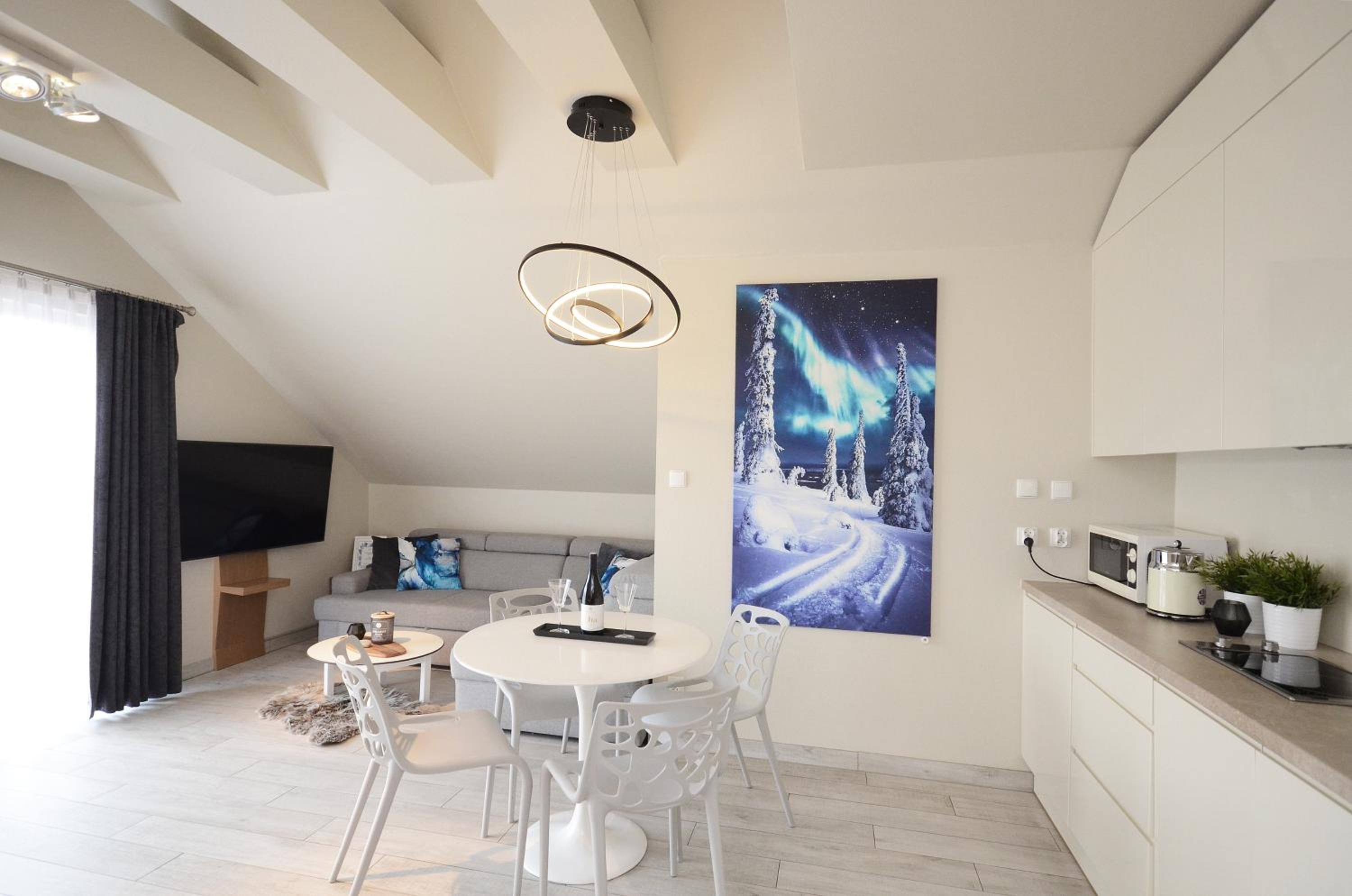 Apartment with Mountain View photo 2