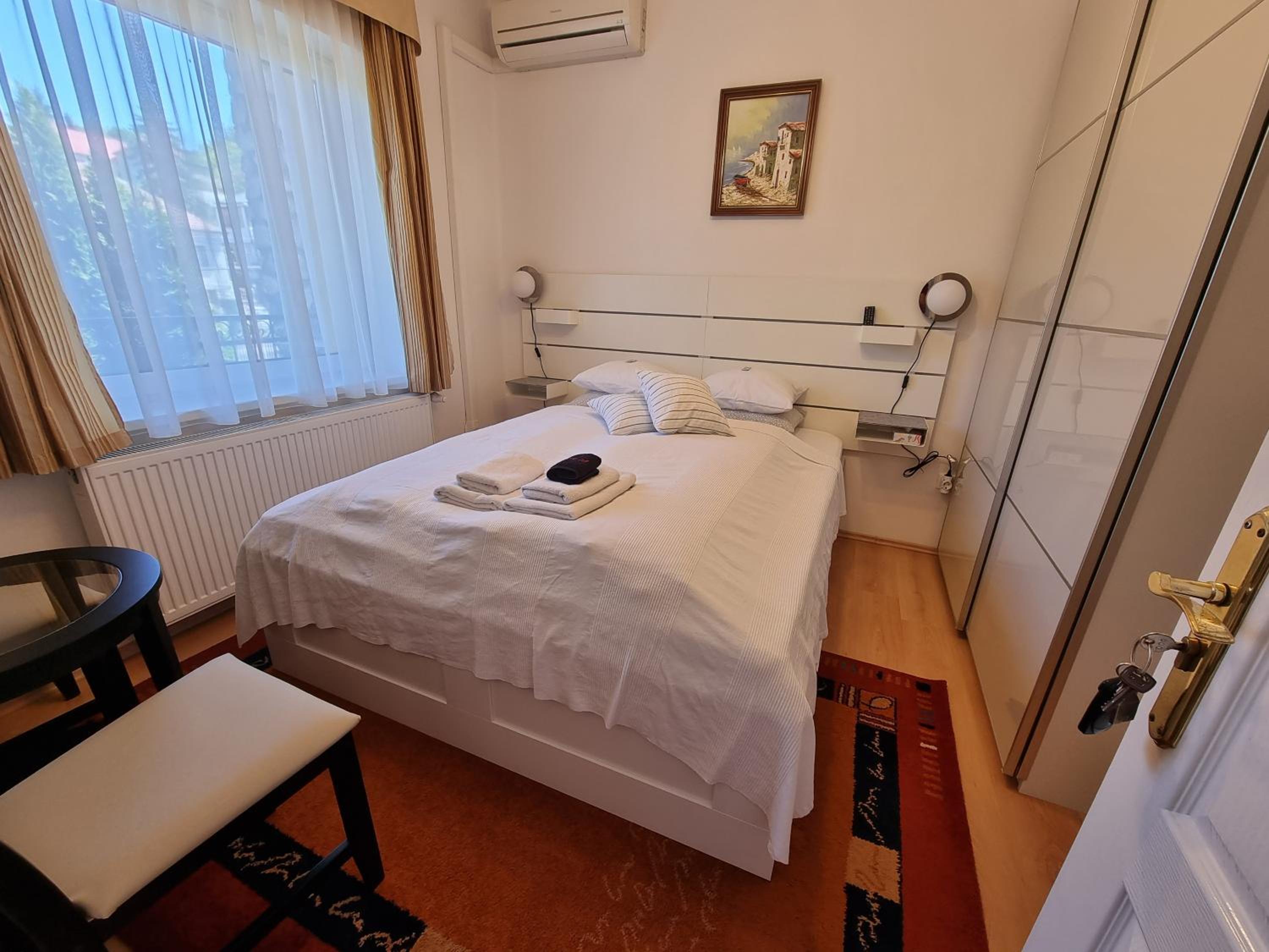 Economy Double Room photo 1