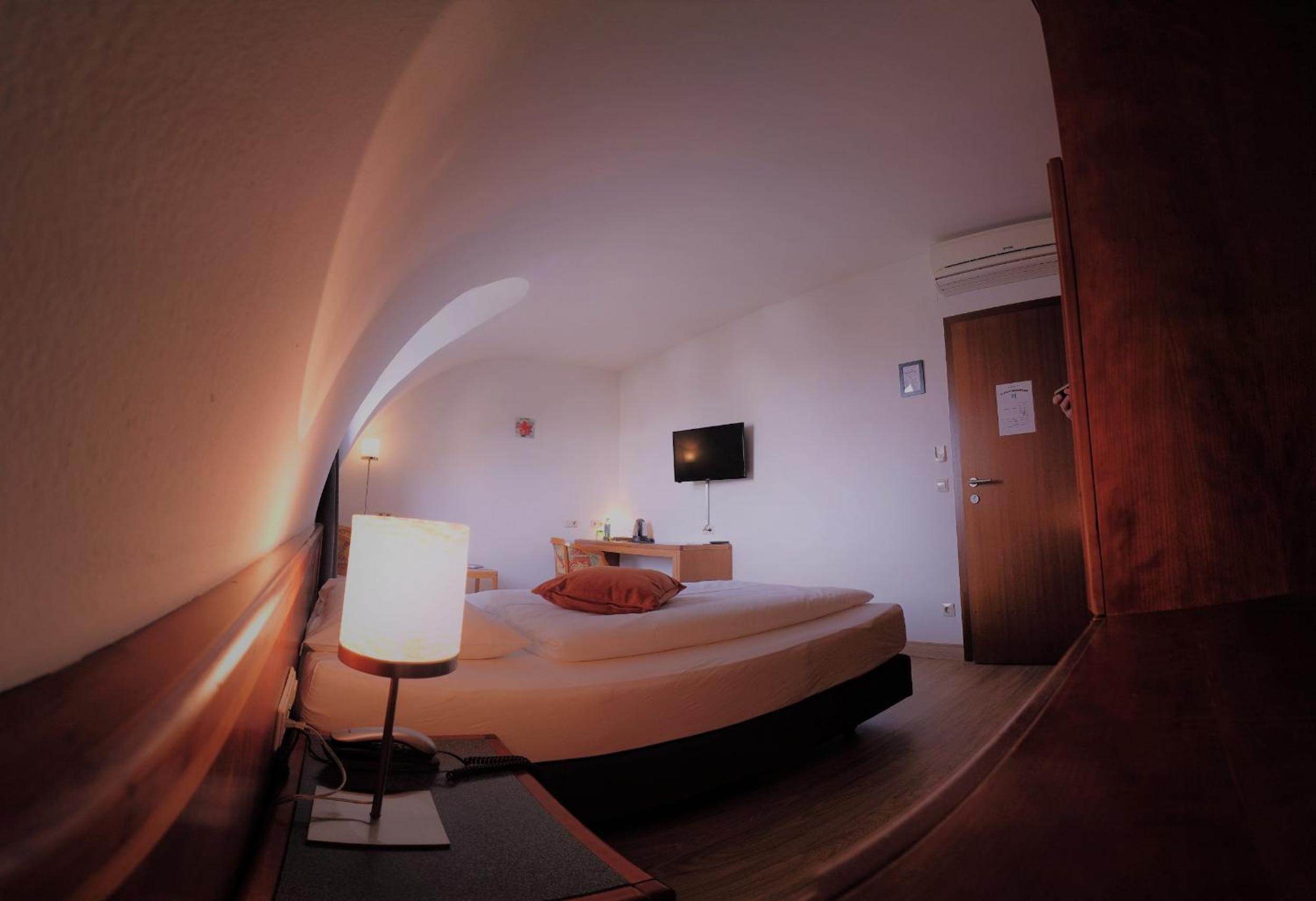Single Room photo 2