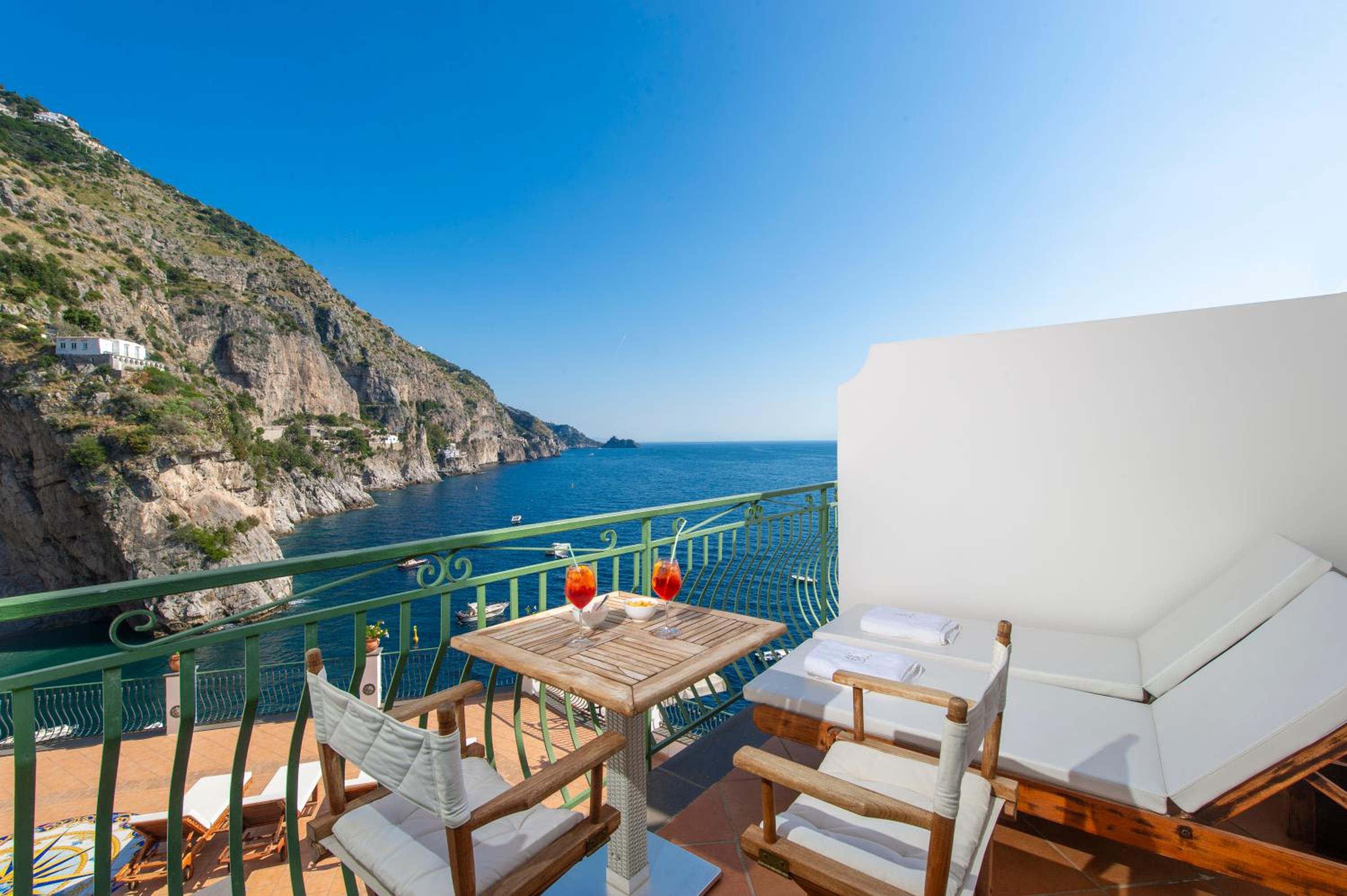 Deluxe Double Room with Terrace and Sea View - Photo 31