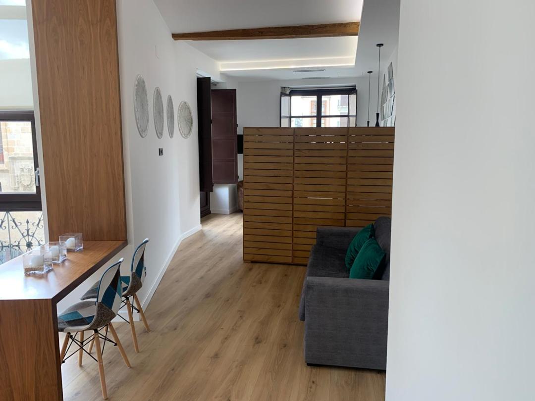 One-Bedroom Apartment - Photo 6