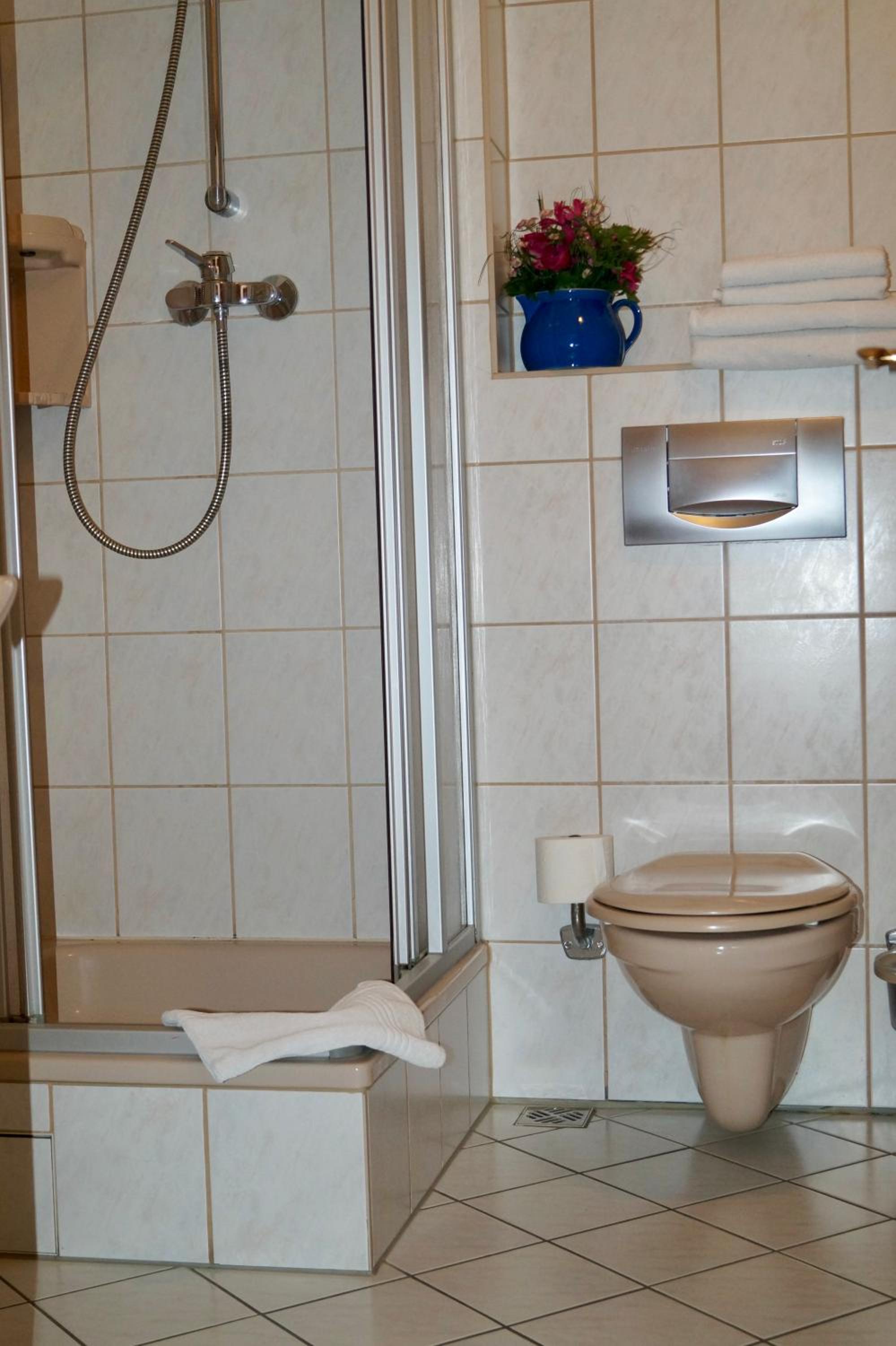 Double or Twin Room with Balcony photo 3