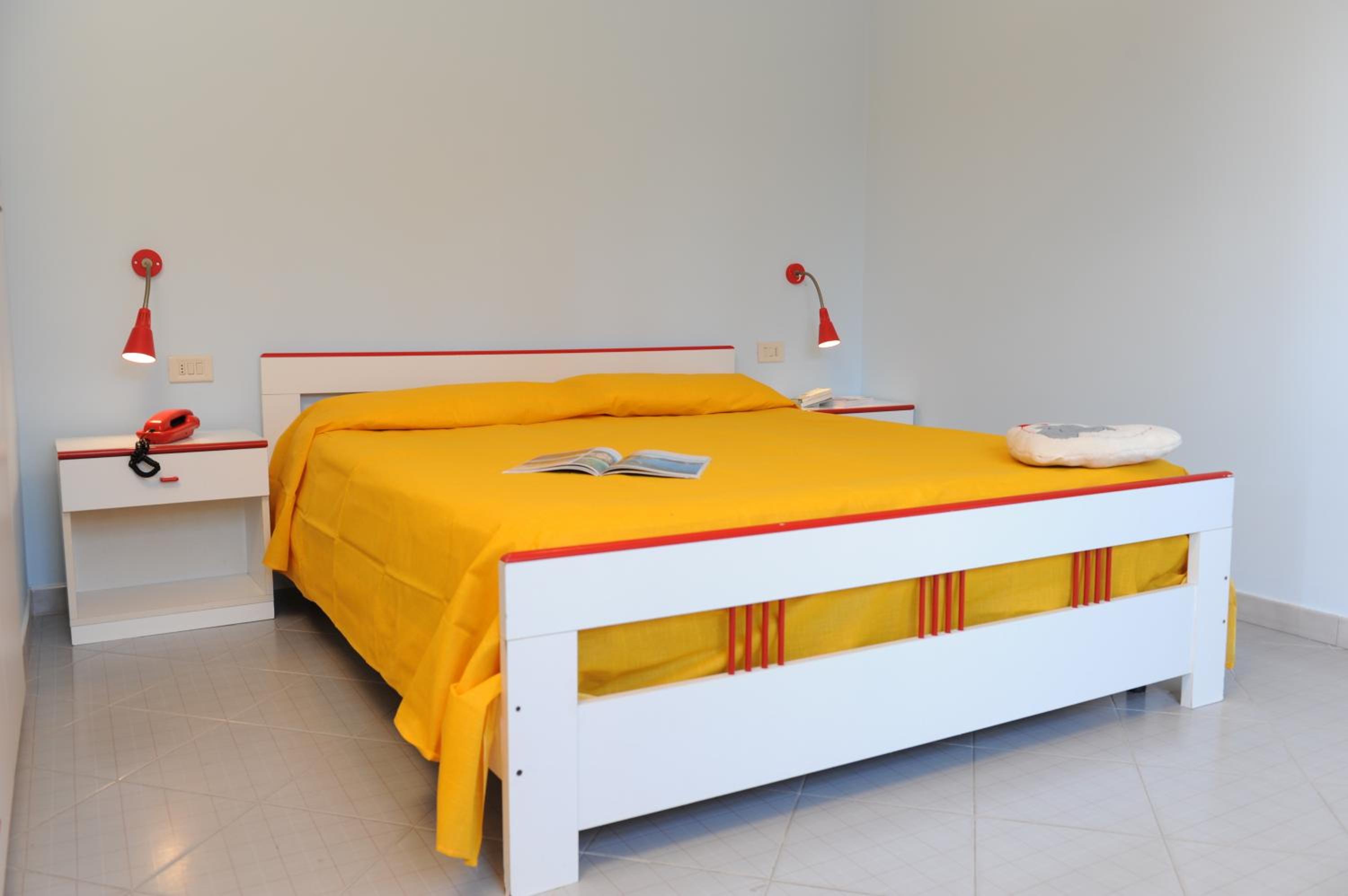One-Bedroom Apartment (5 Adults) - Photo 6
