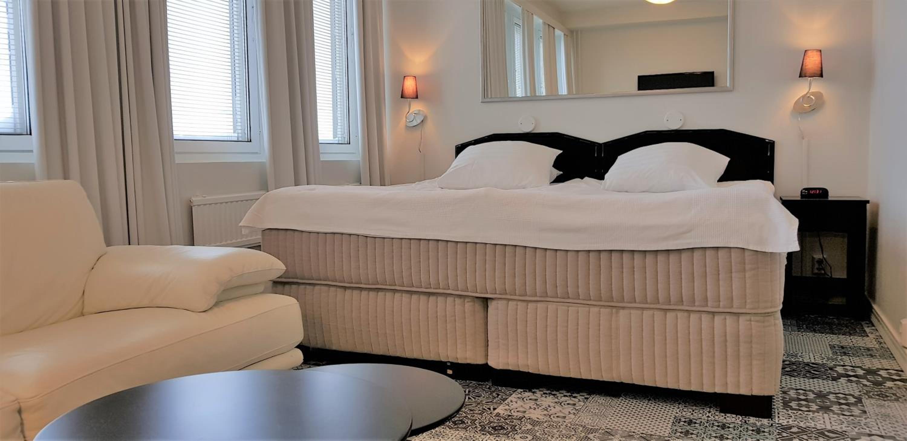 King Room with Sauna - Photo 9