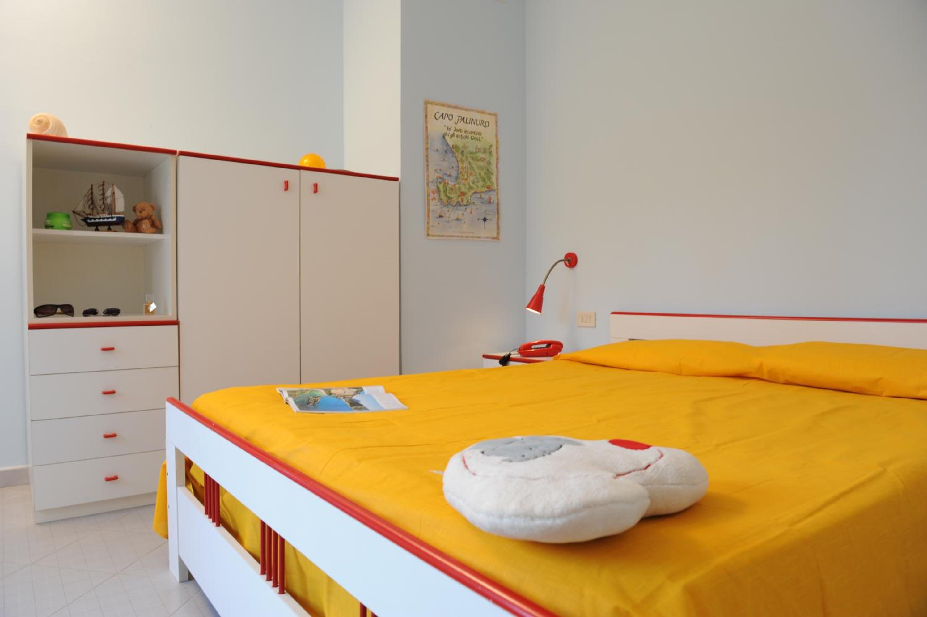 One-Bedroom Apartment (5 Adults) - Photo 12