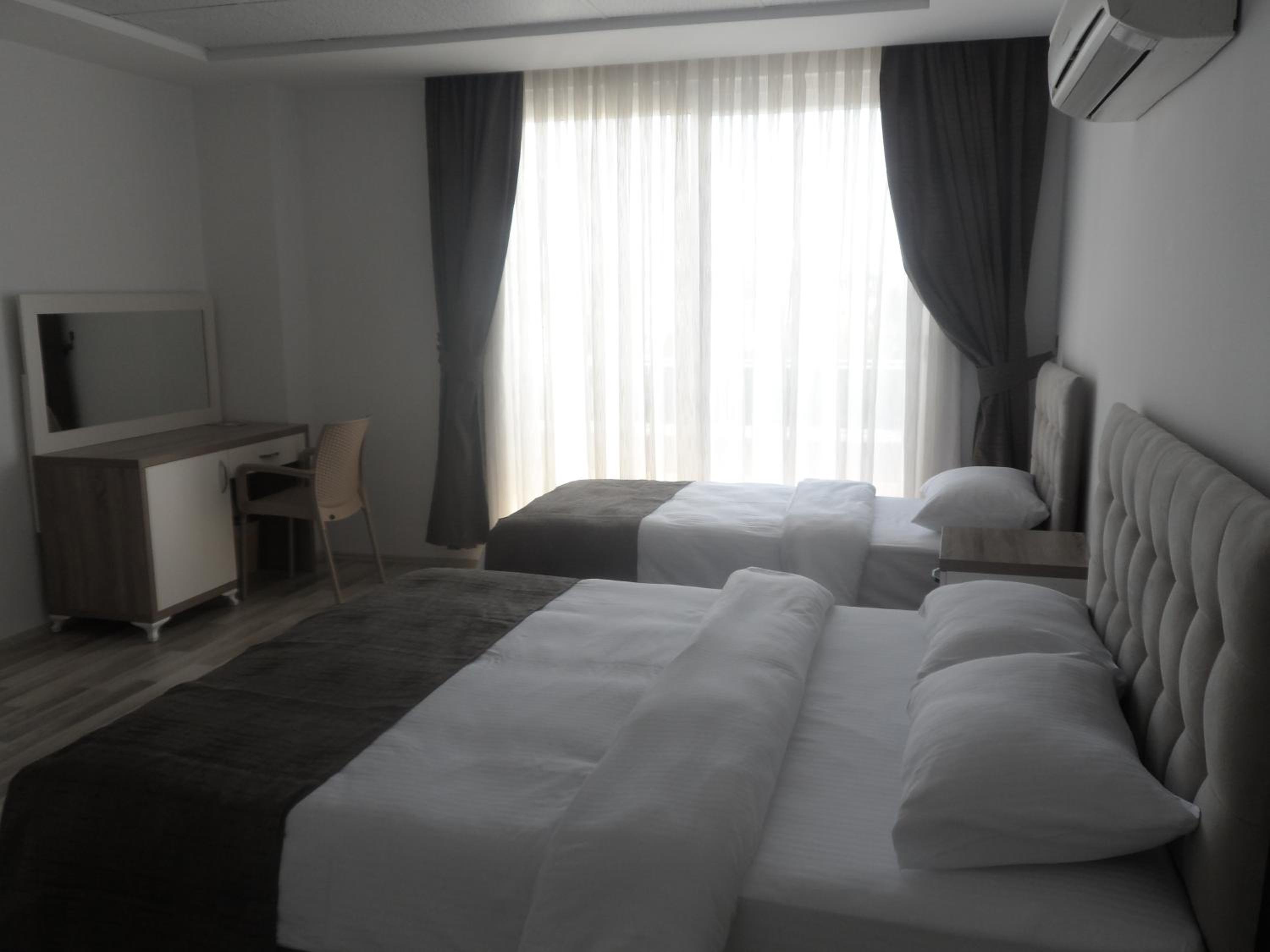 Triple Room with Balcony photo 1