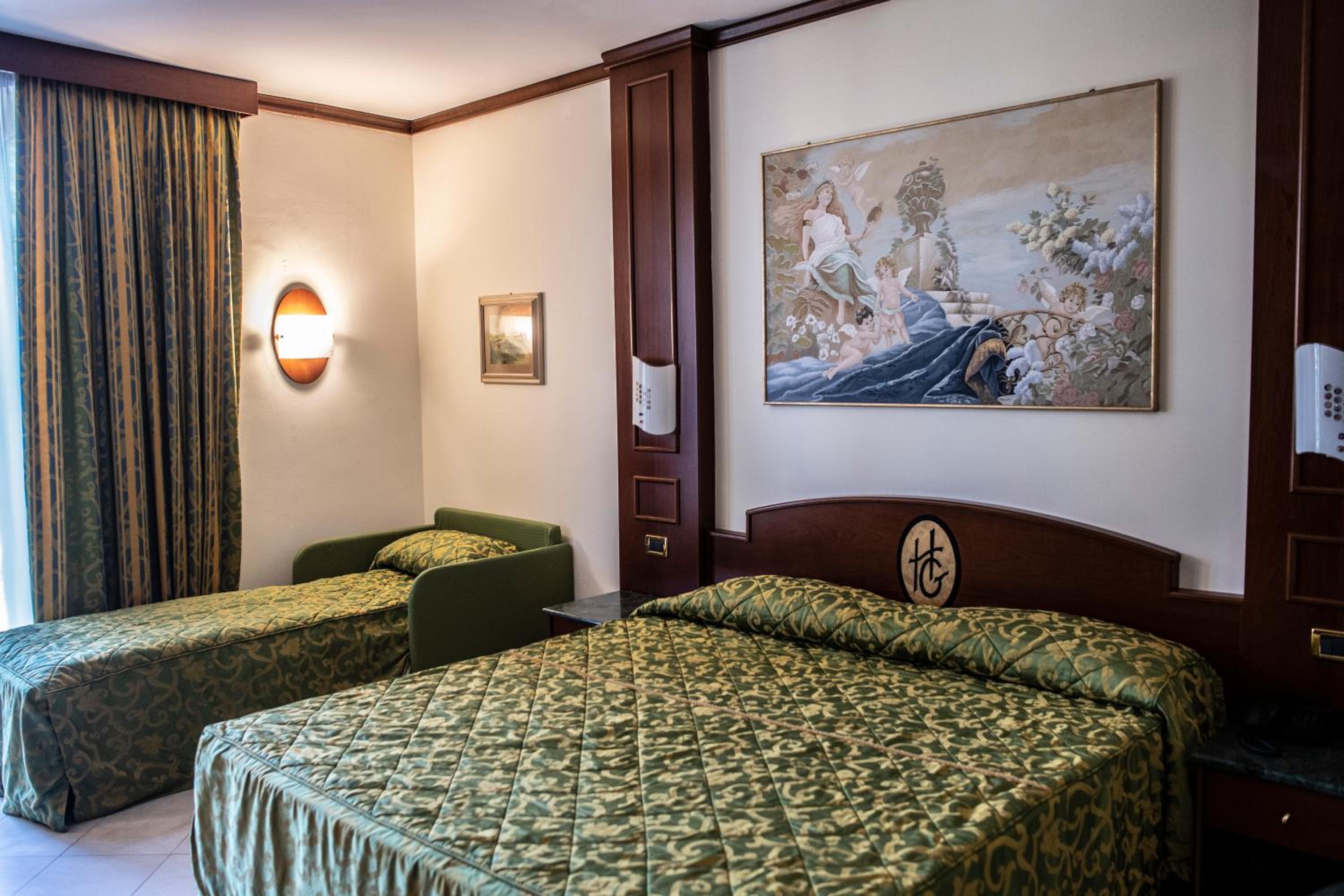Triple Room with Sea View - Photo 3