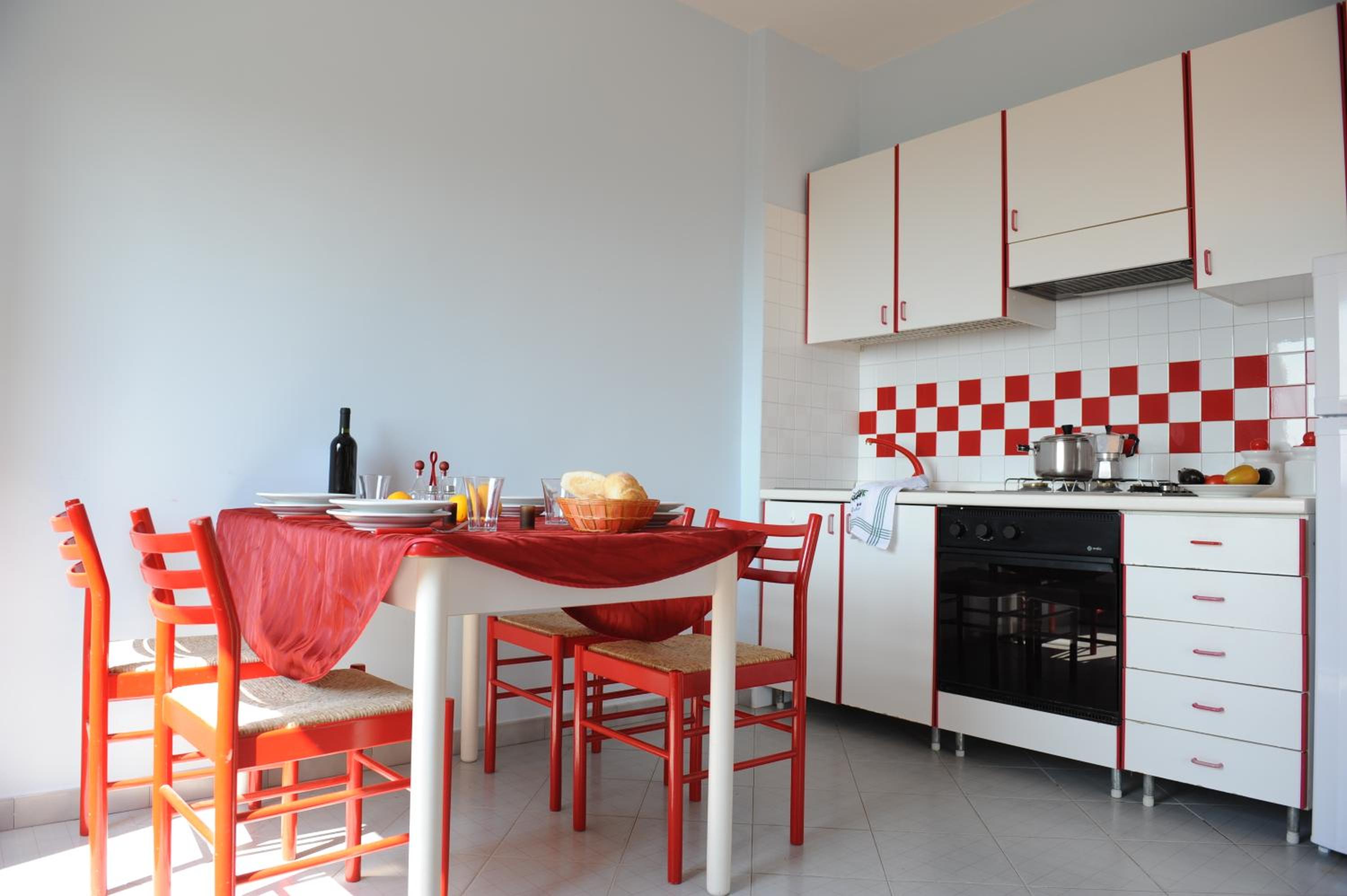One-Bedroom Apartment (5 Adults) - Photo 8