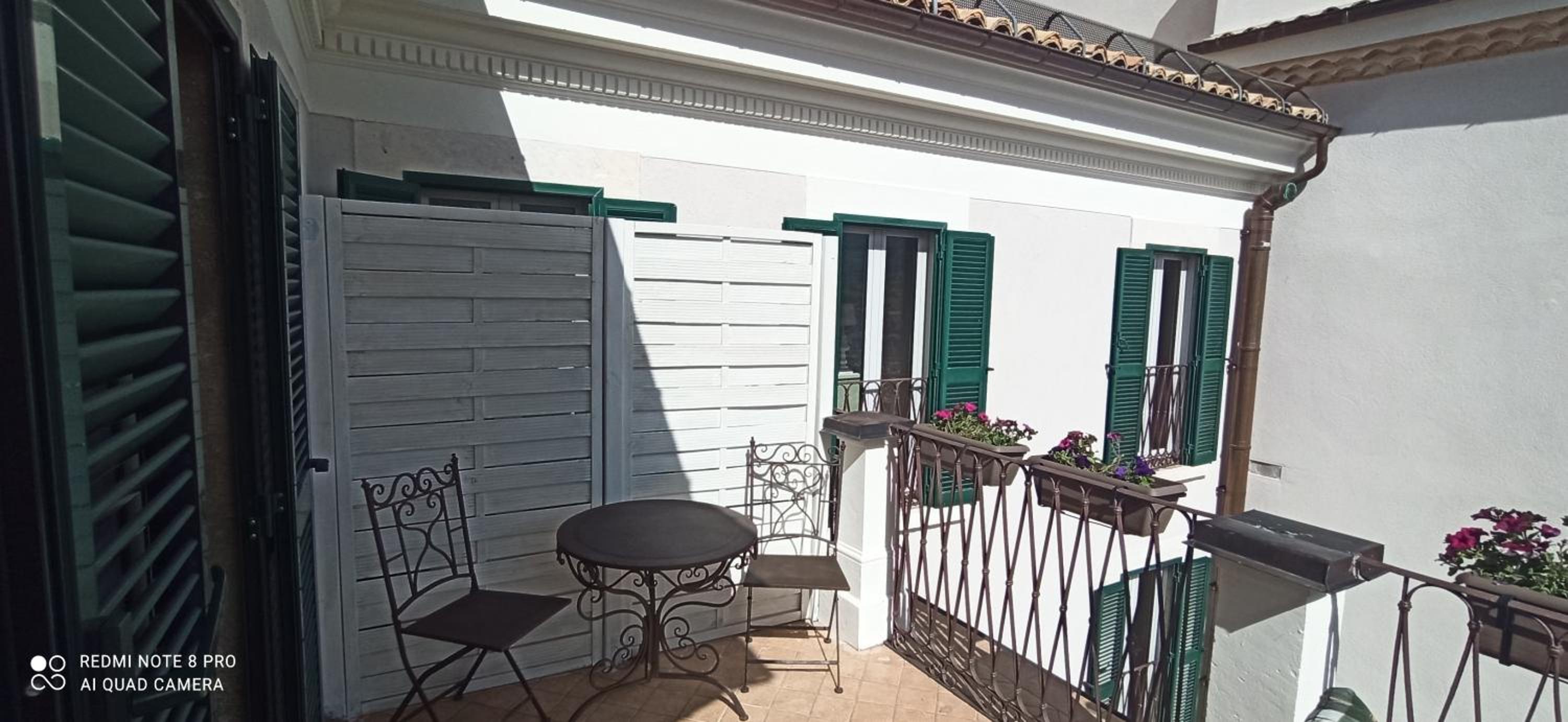Double Room - Photo 9