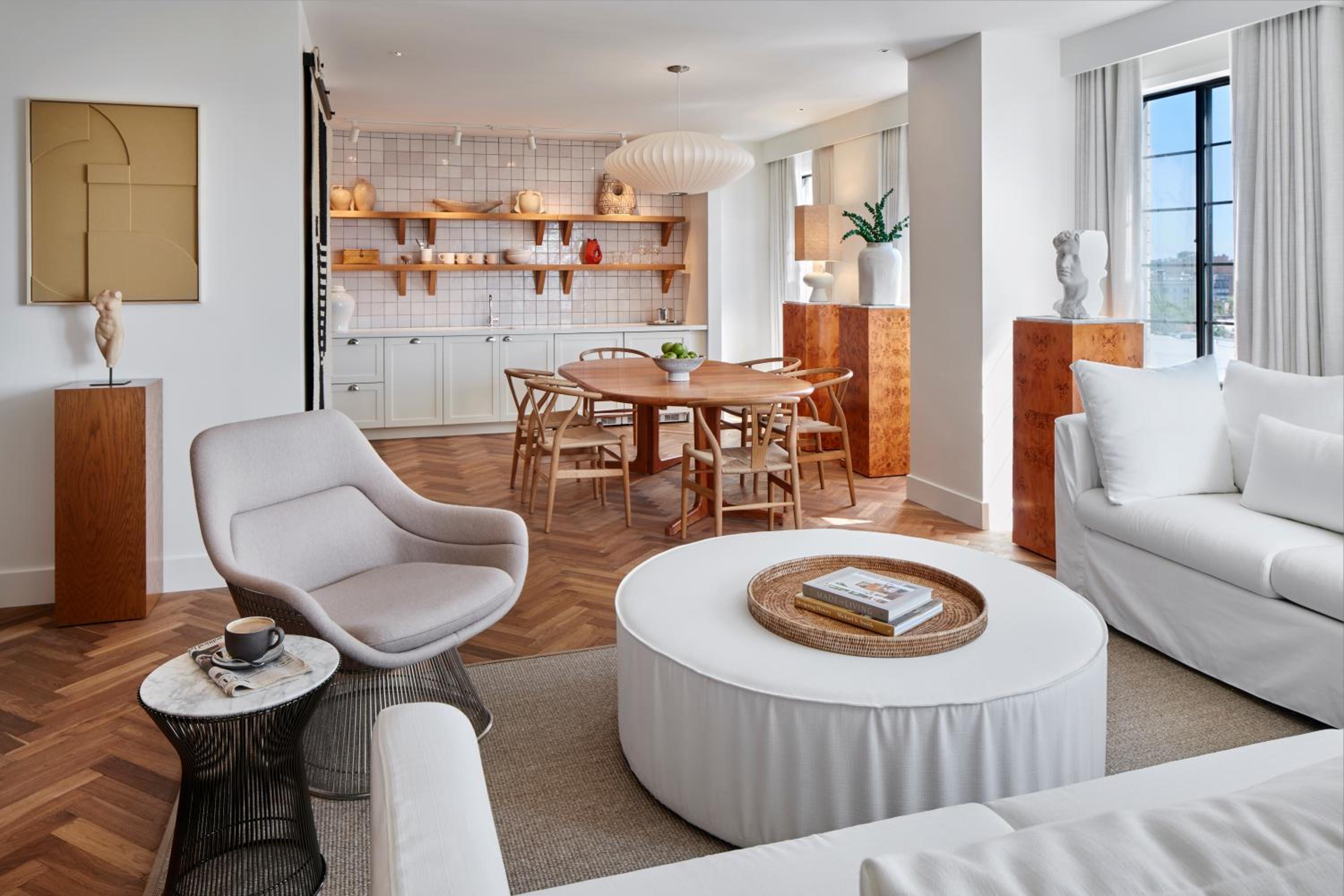 Lyle Suite photo 2