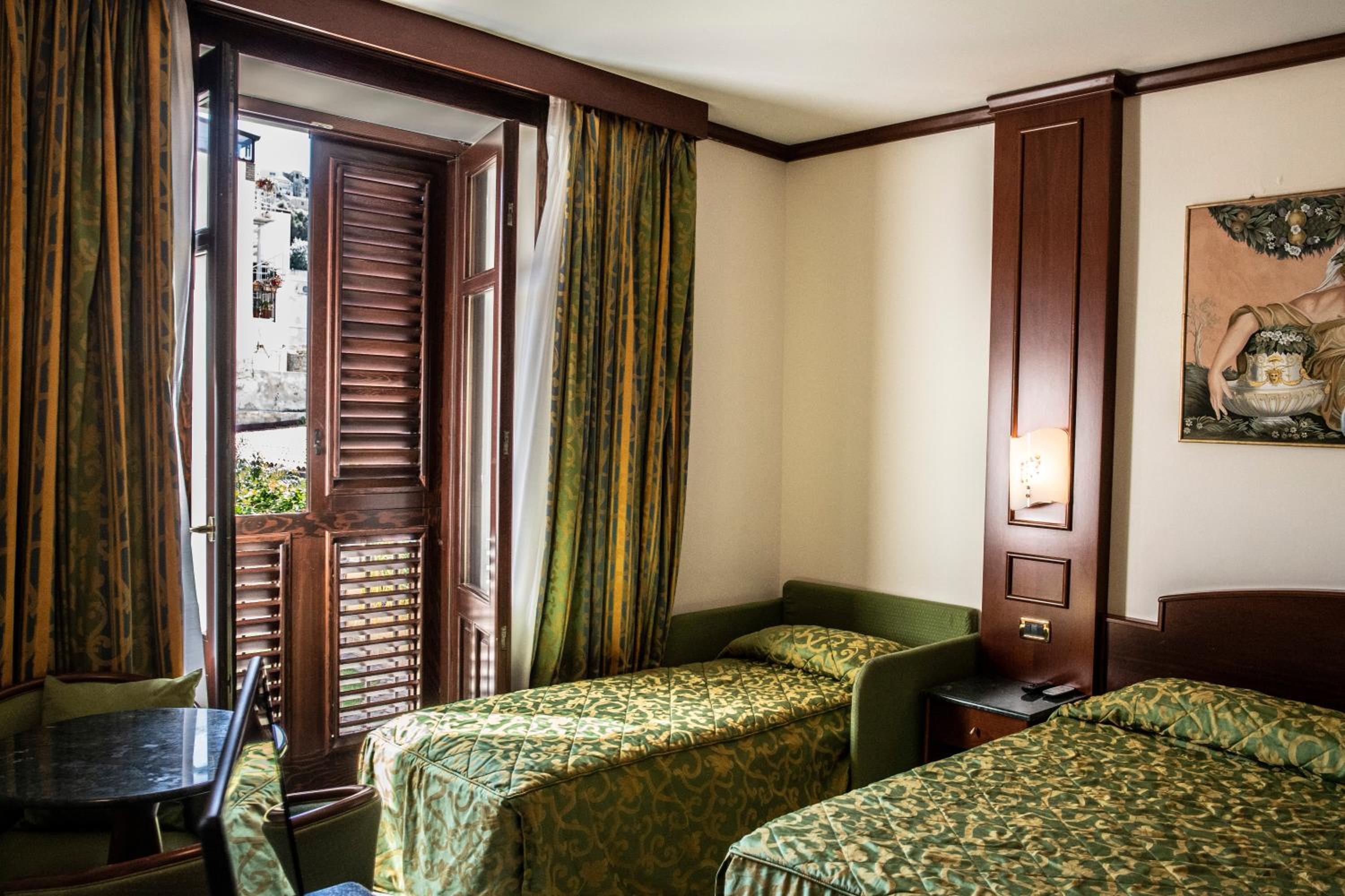 Triple Room - Photo 2