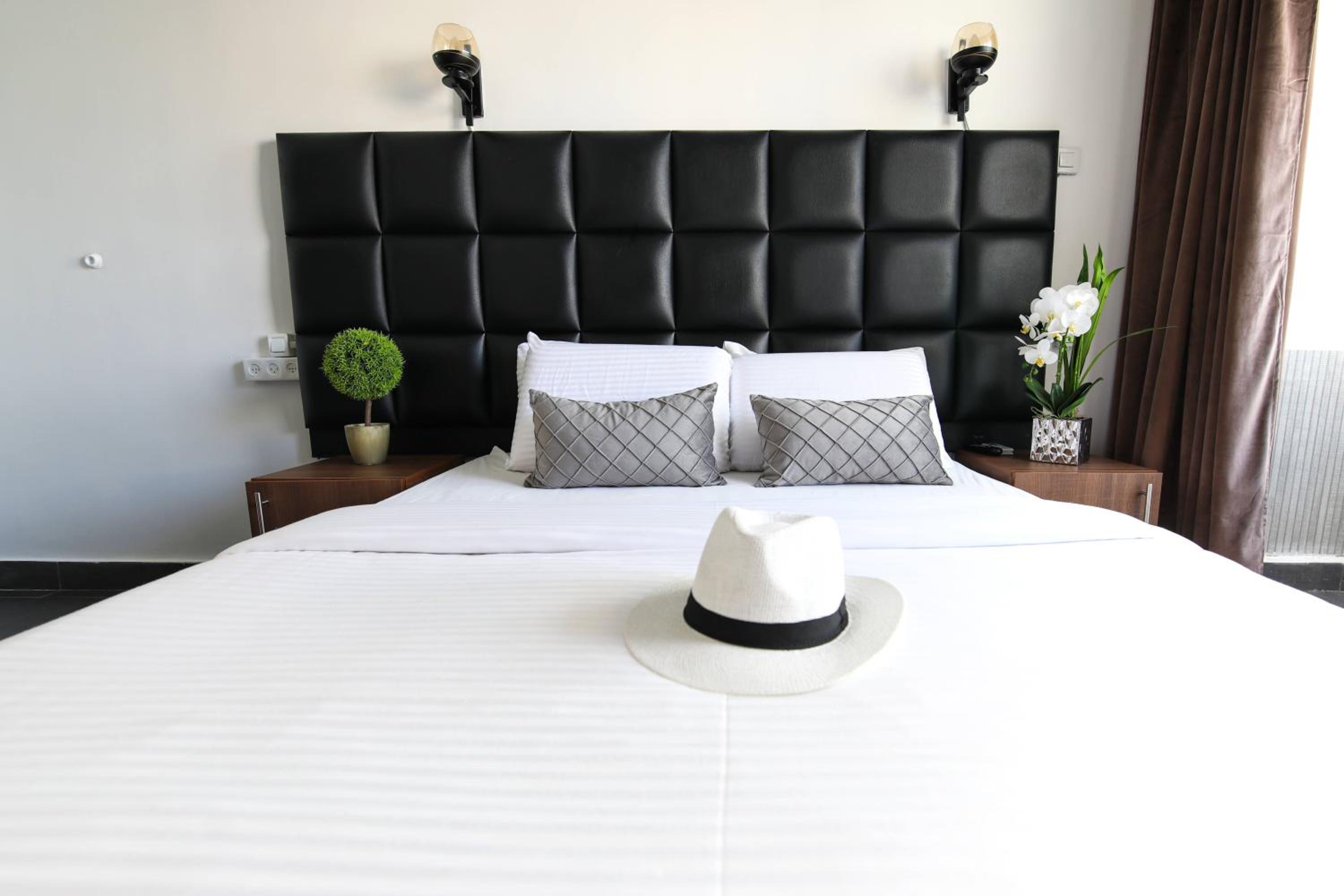 Double Room with Balcony and Sea View photo 3