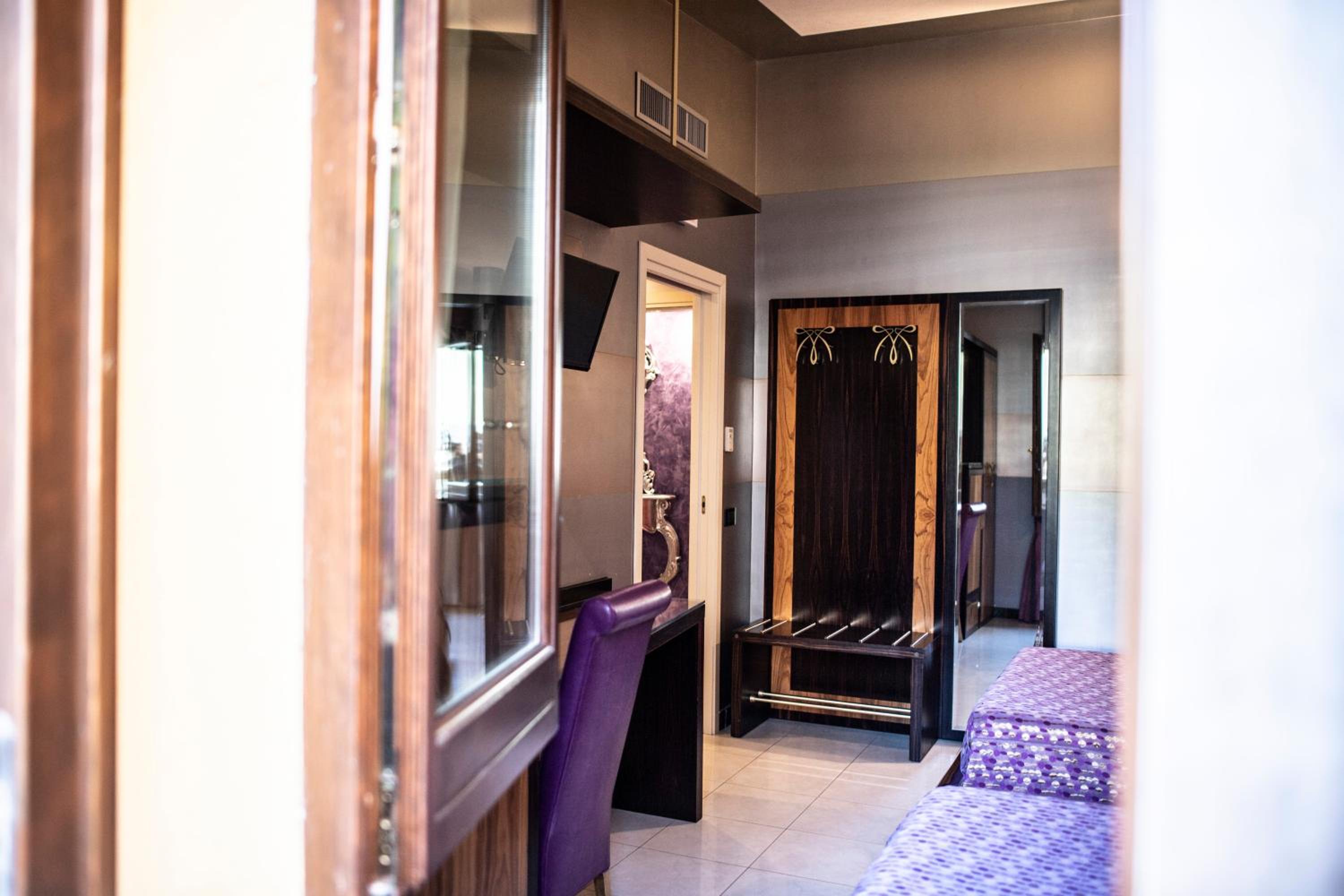 Standard Twin Room with Garden View - Photo 5
