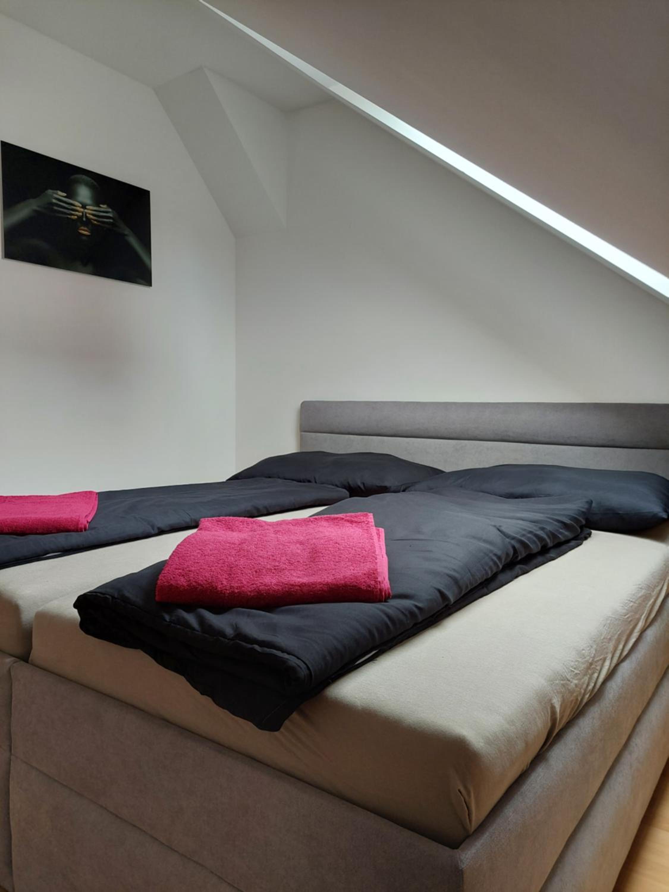 Double Room with Private Bathroom - Photo 4