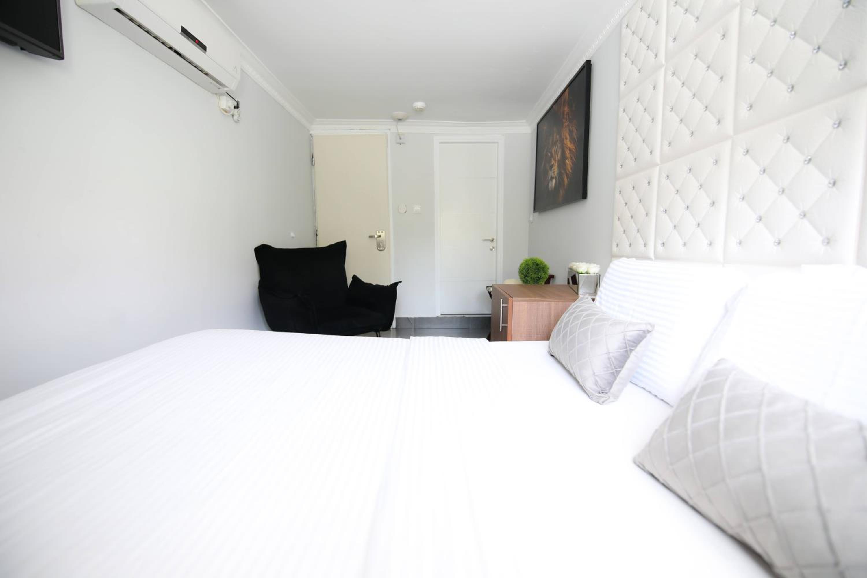 Classic Double Room with Bath photo 1