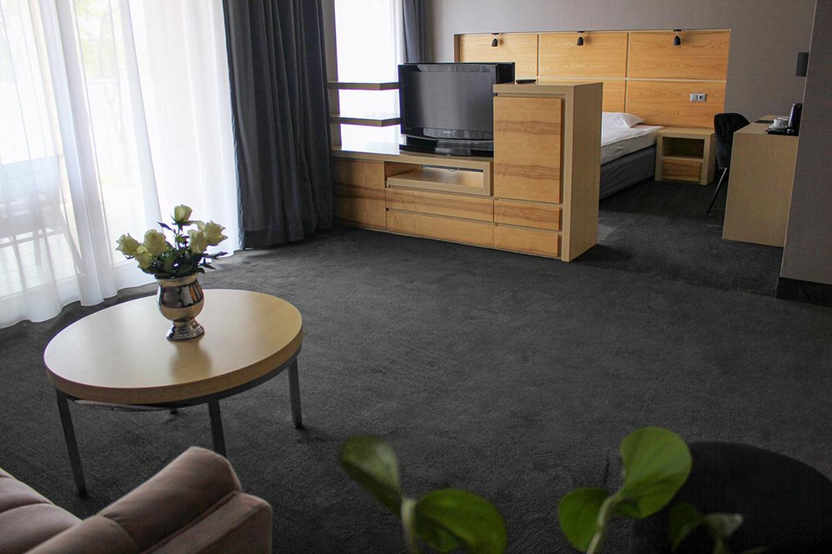 Deluxe Double or Twin Room with Lake View photo 3
