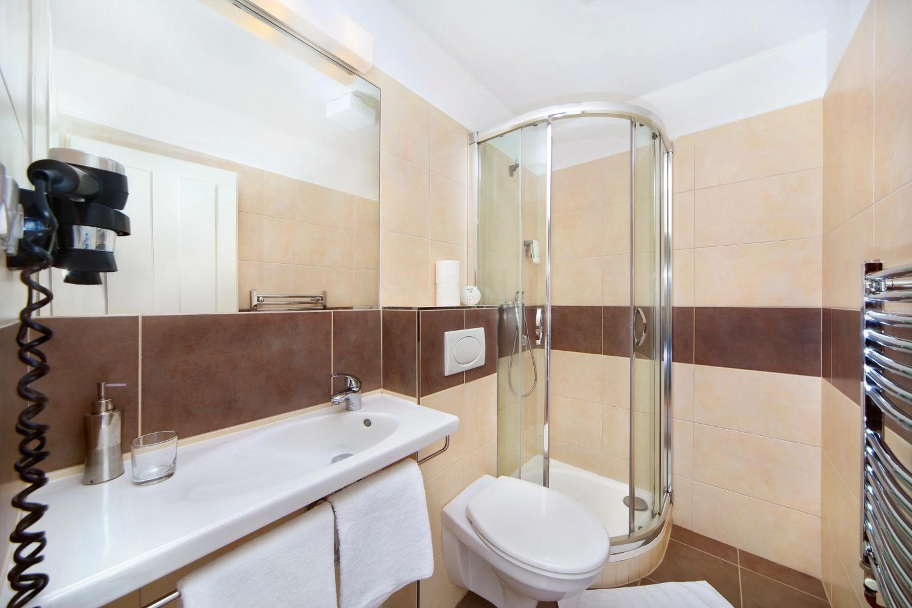 Double Room - Photo 13