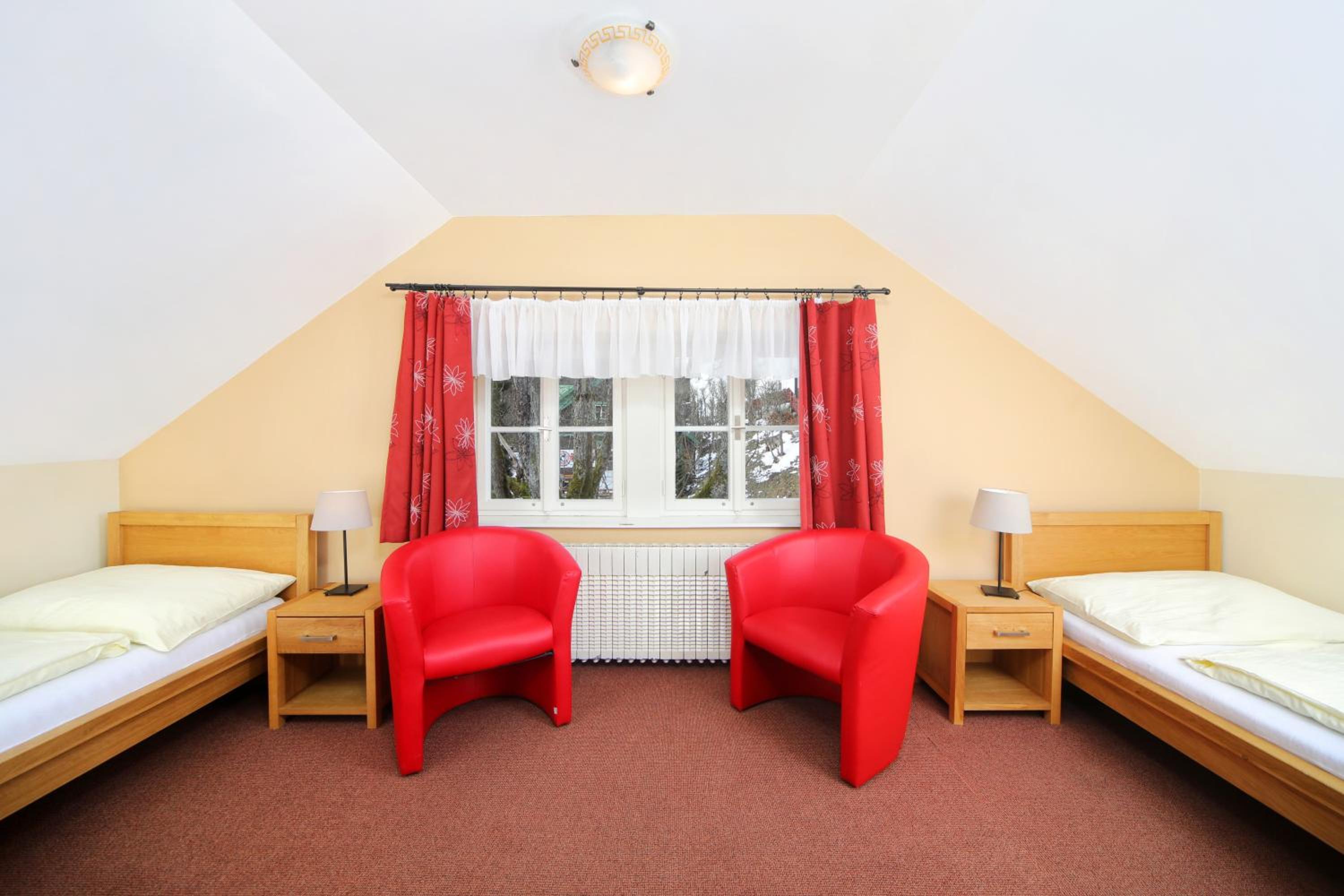 Large Family Suite - Photo 1