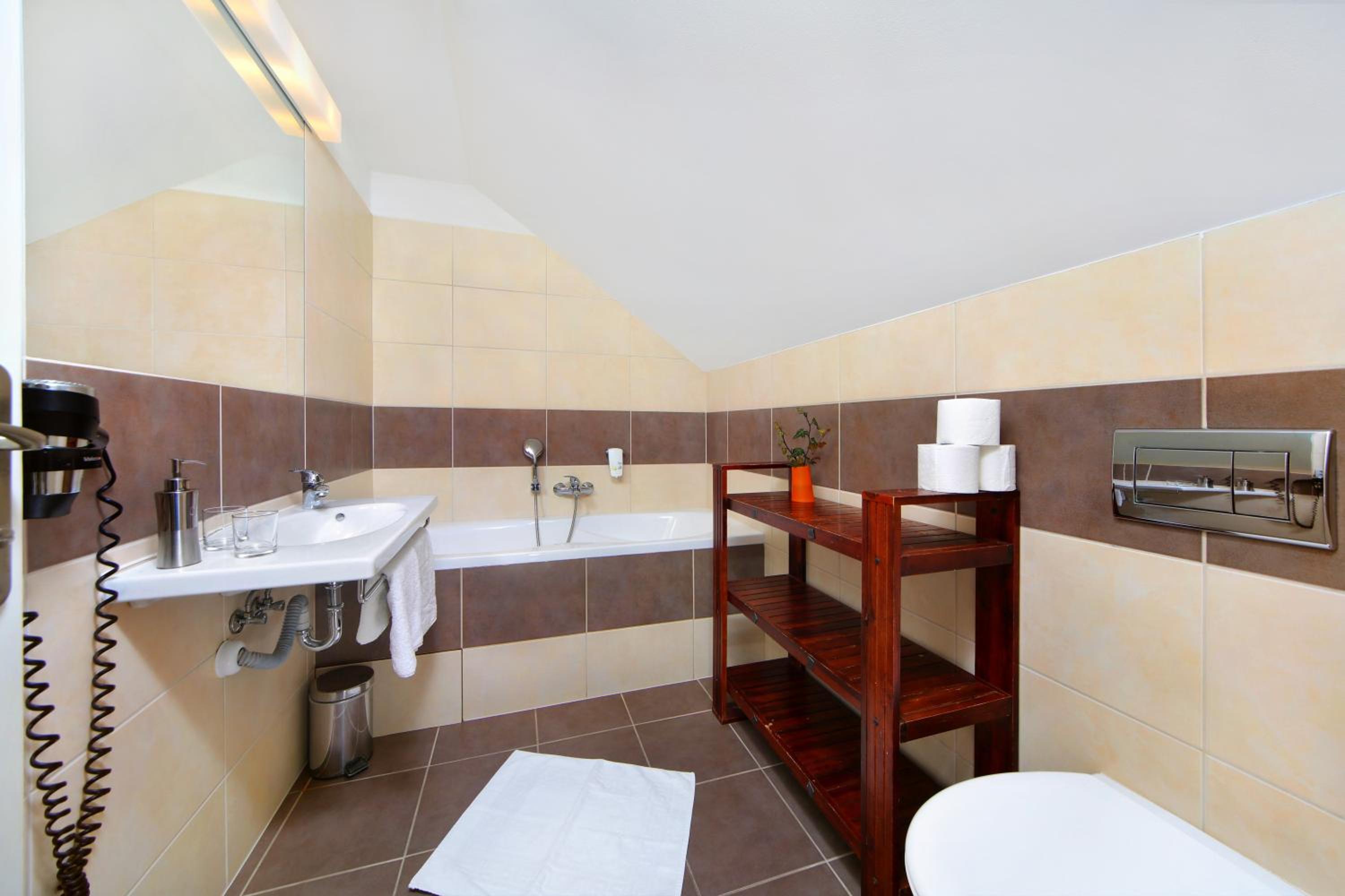 Large Family Suite - Photo 3