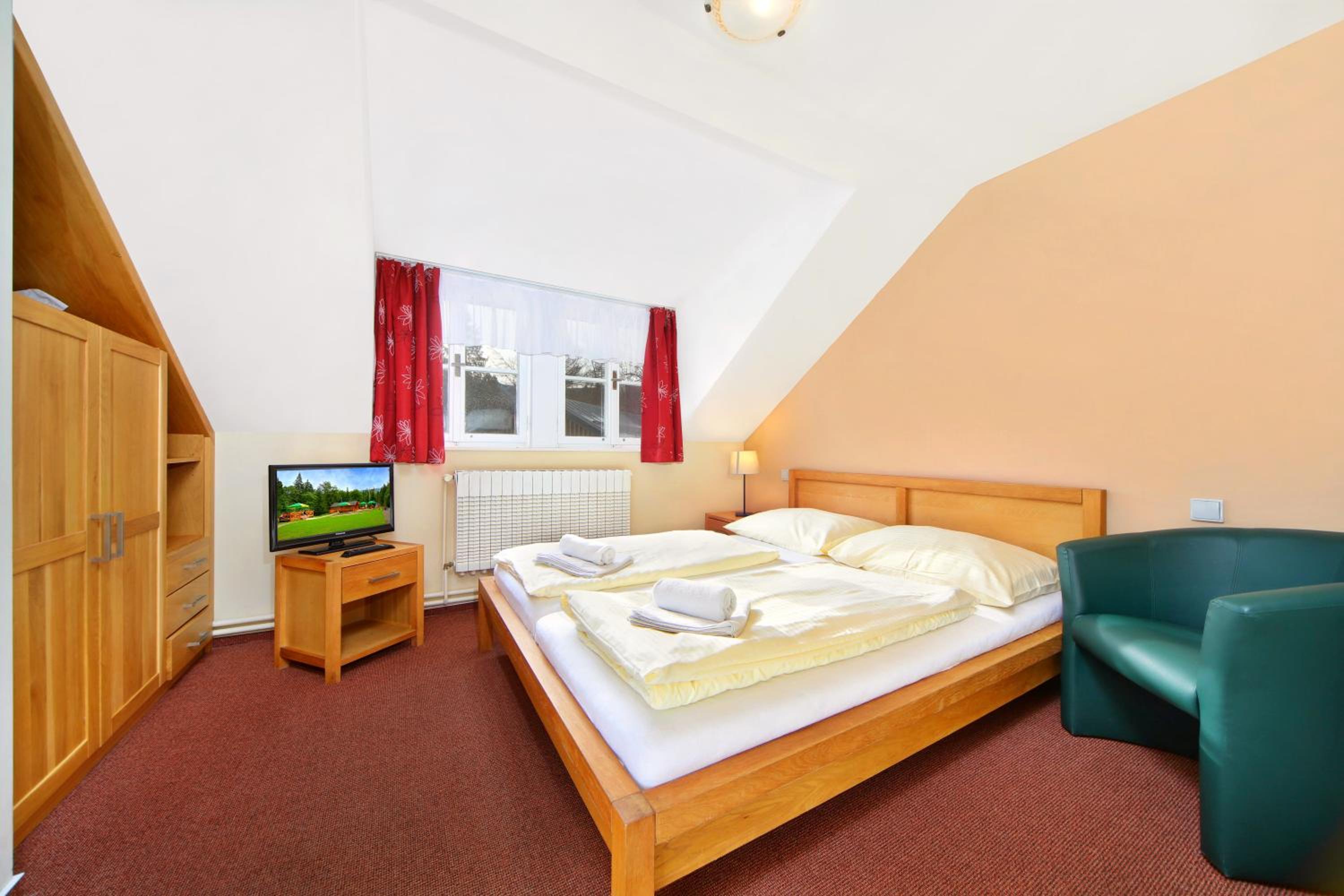 Small Double Room - Photo 3