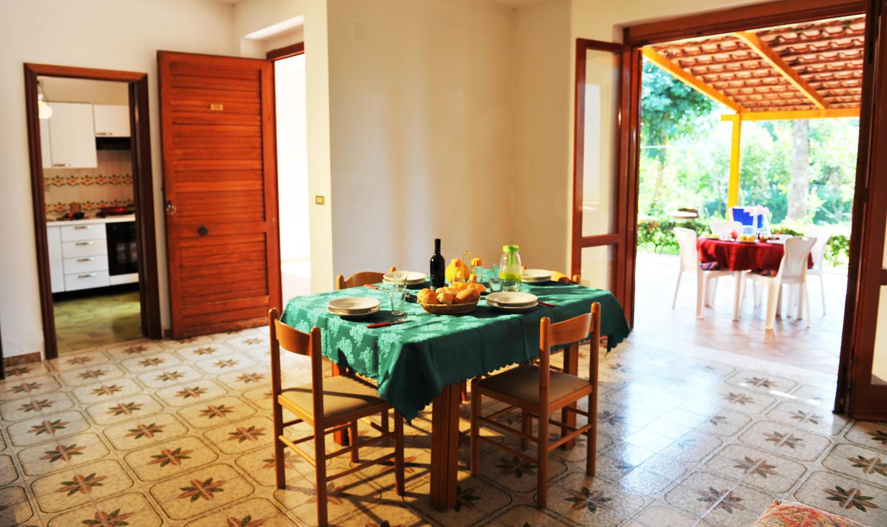 Two-Bedroom Apartment (6 Adults) - Photo 3