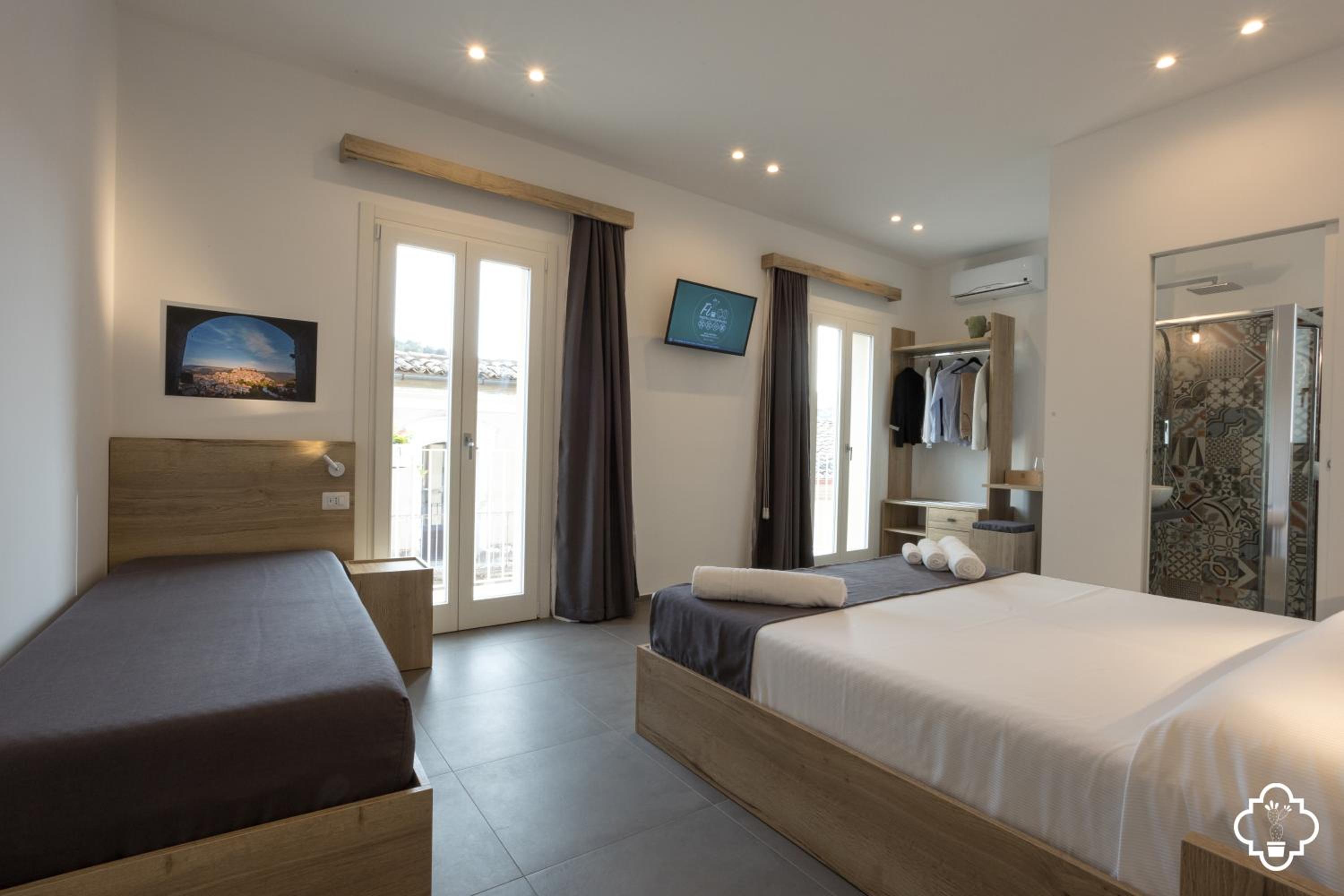 Deluxe Double or Twin Room with City View