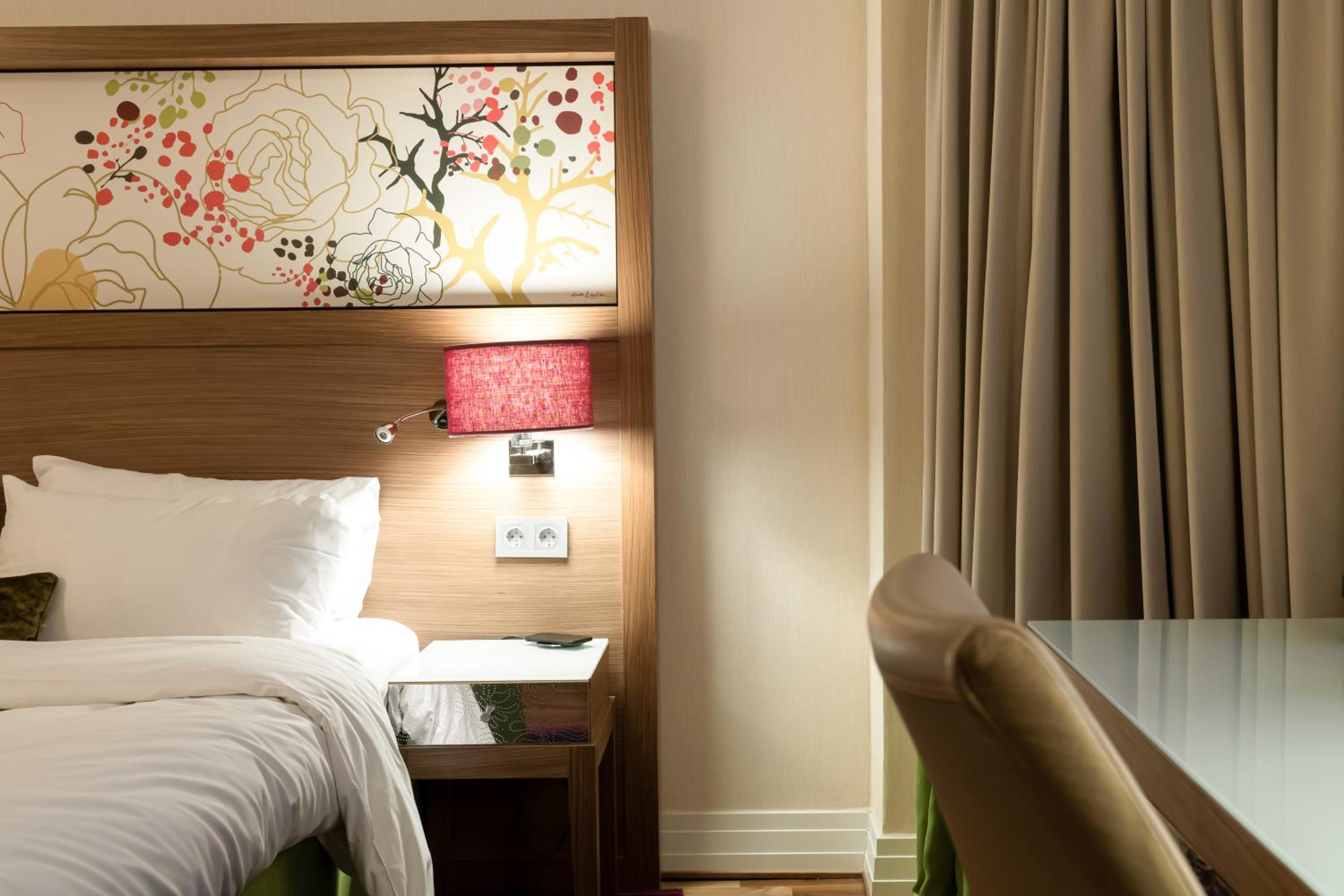 Deluxe Room - Photo 14