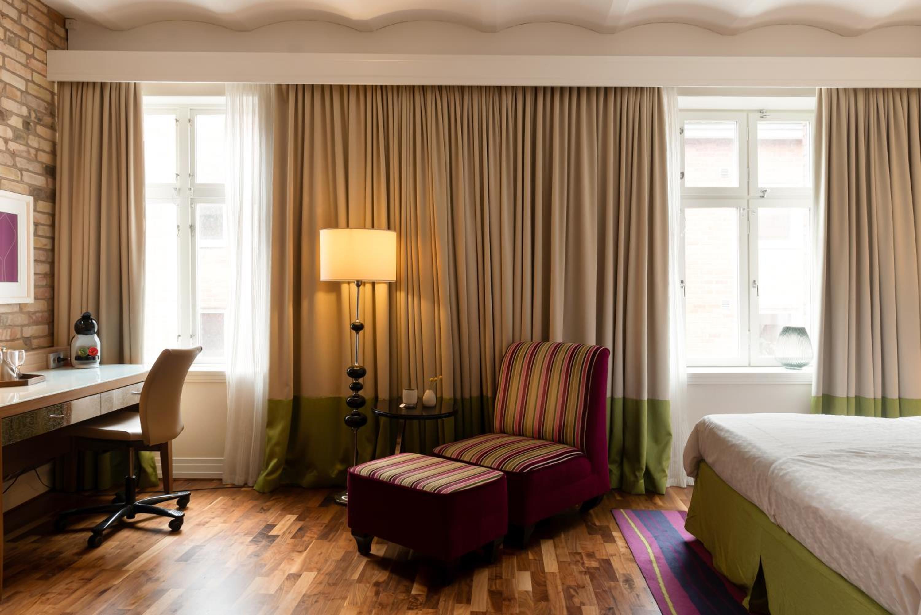 Deluxe Room - Photo 6