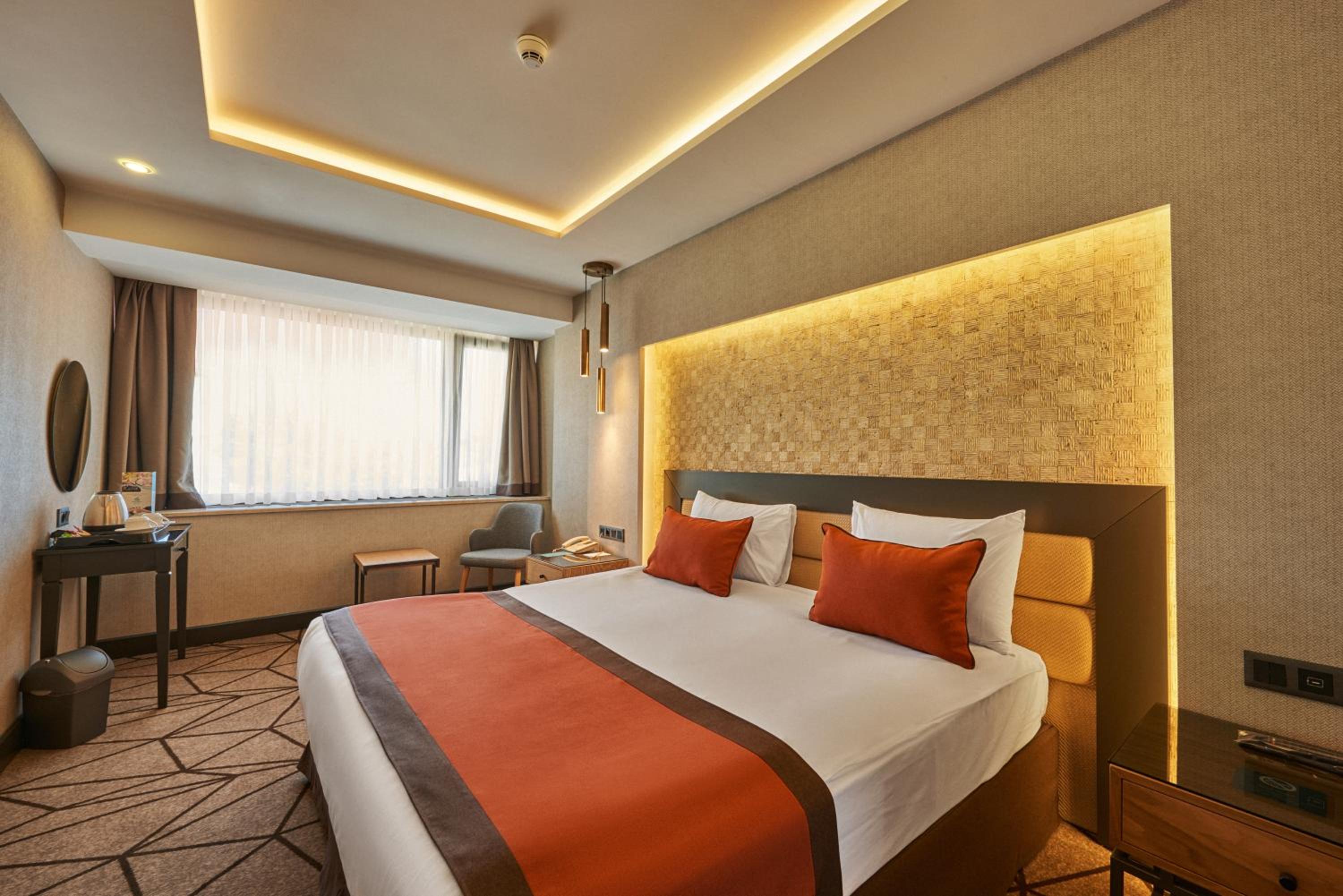 Standard Double or Twin Room photo 2