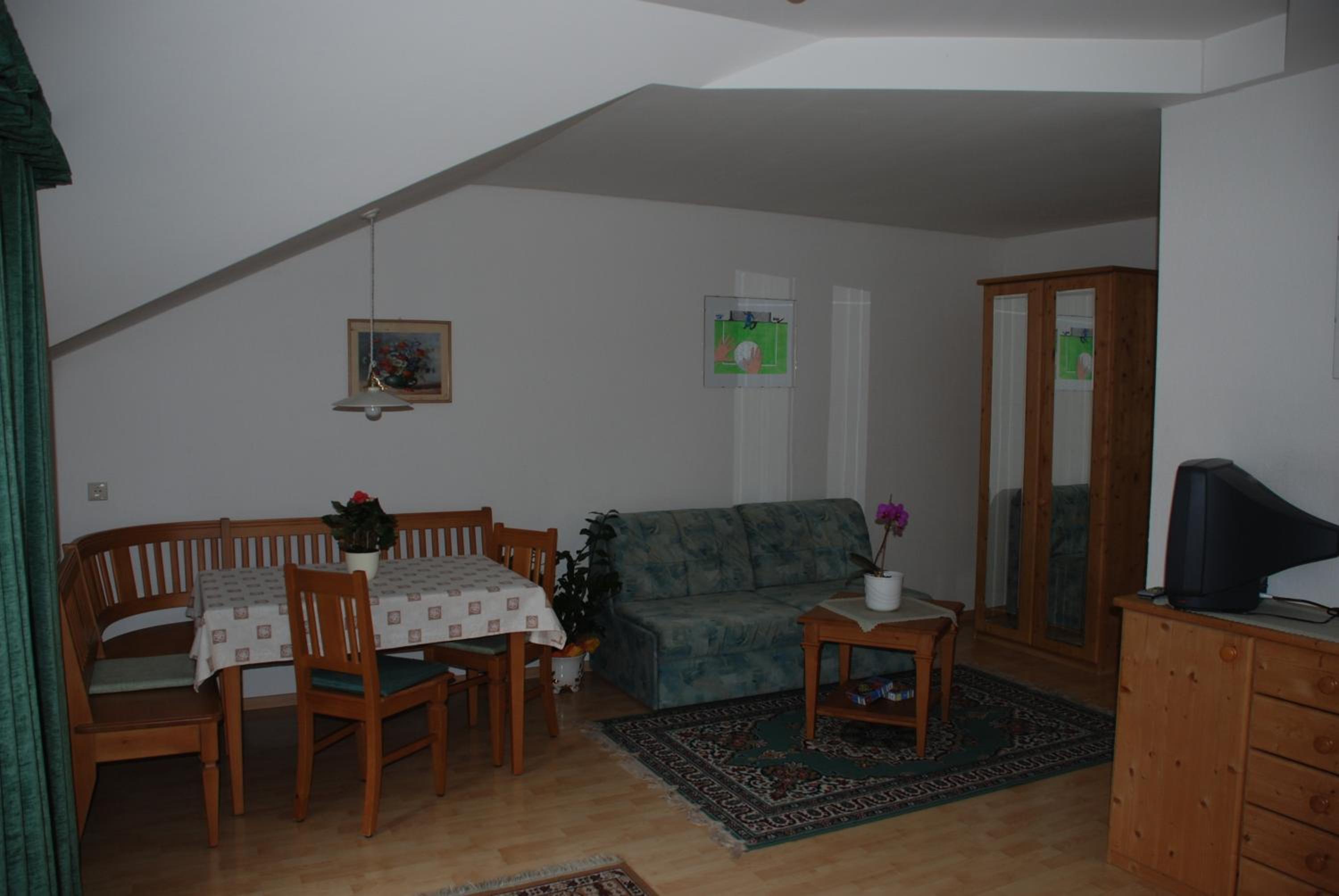 Apartment photo 2