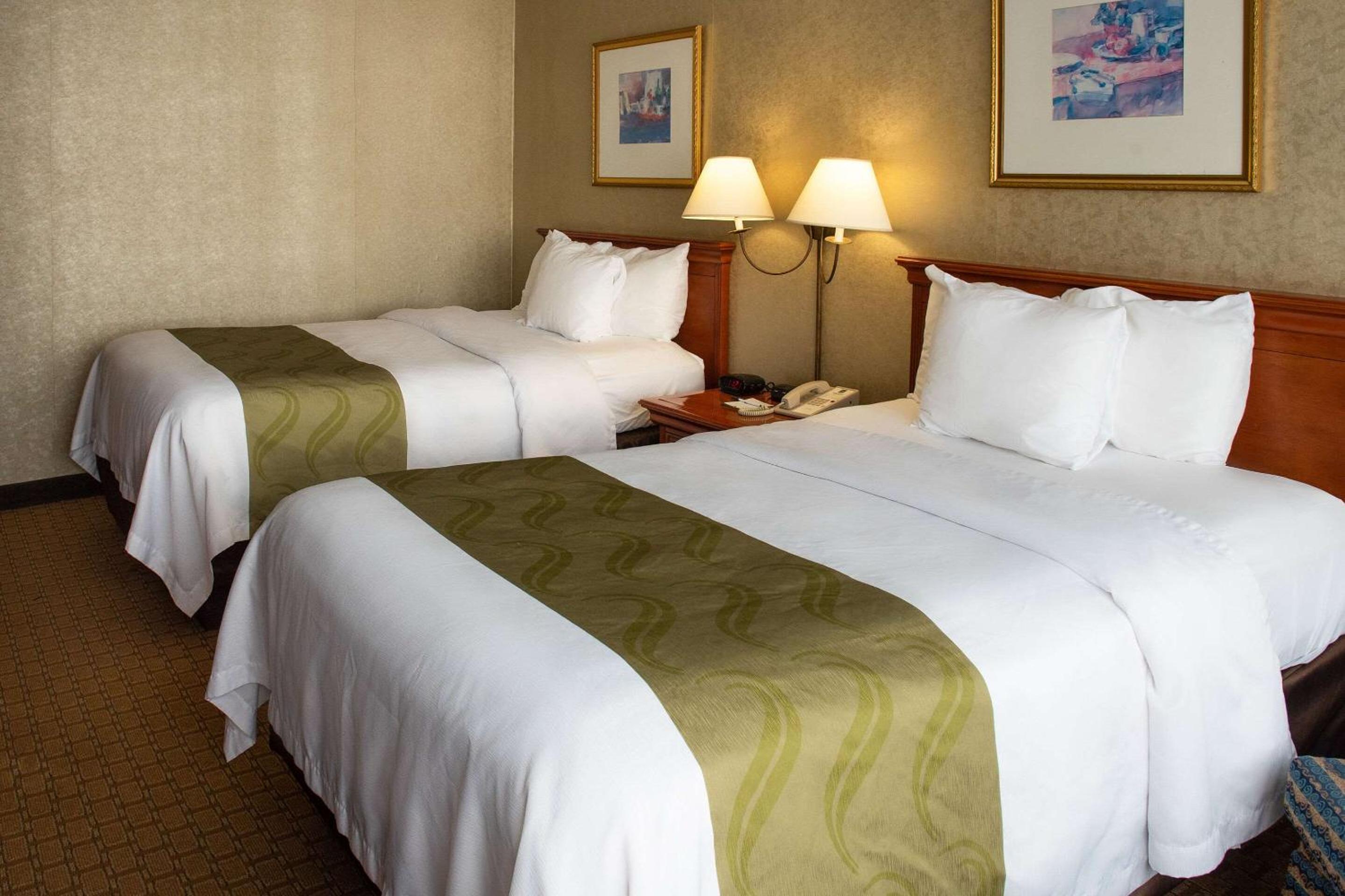 Double Room with Two Double Beds - Non-Smoking - Photo 3
