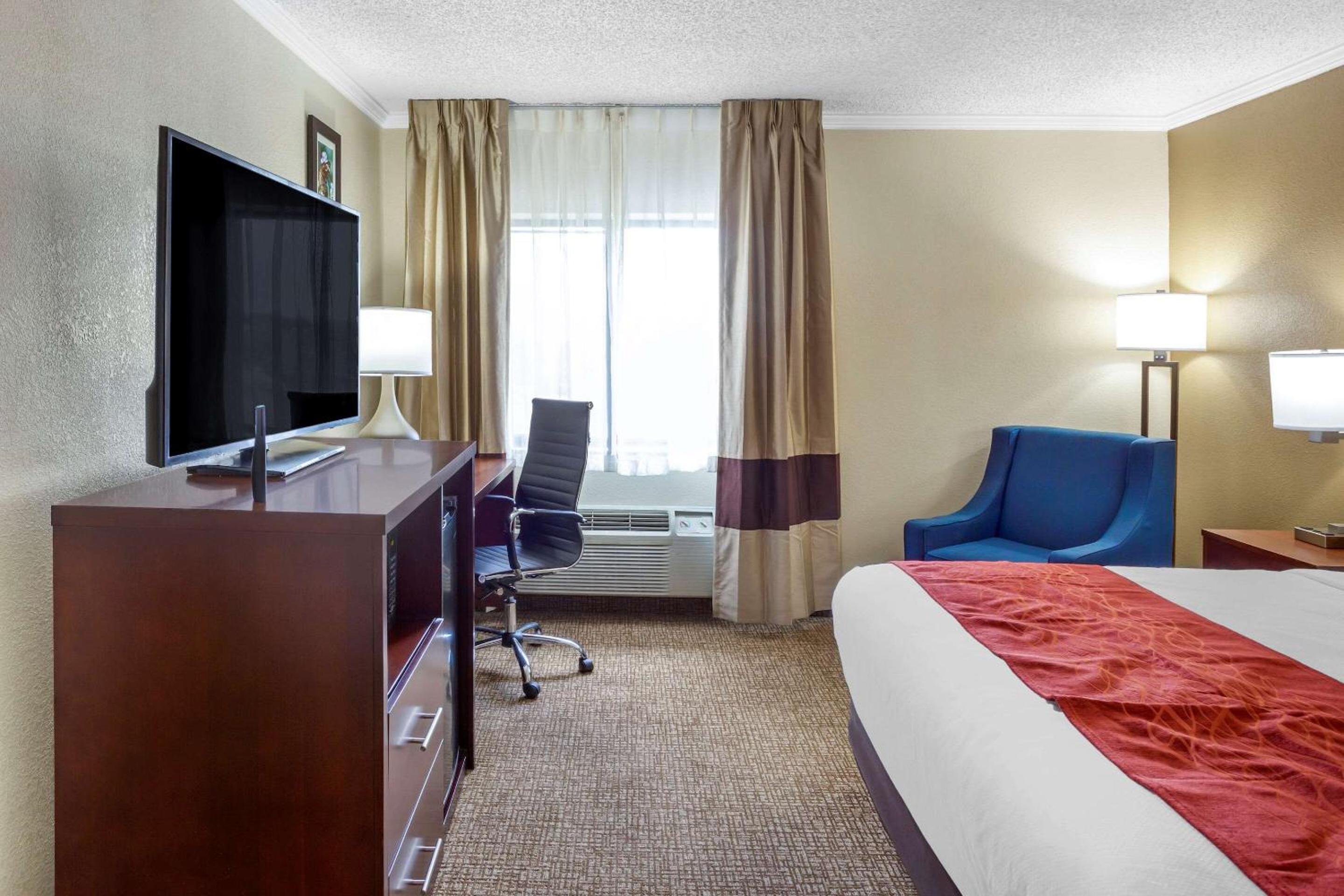 King Room - Non-Smoking - Photo 5