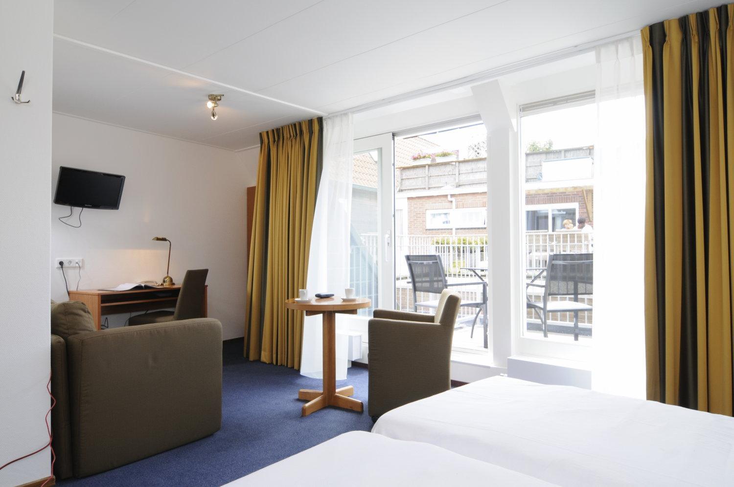 Large Double Room photo 1