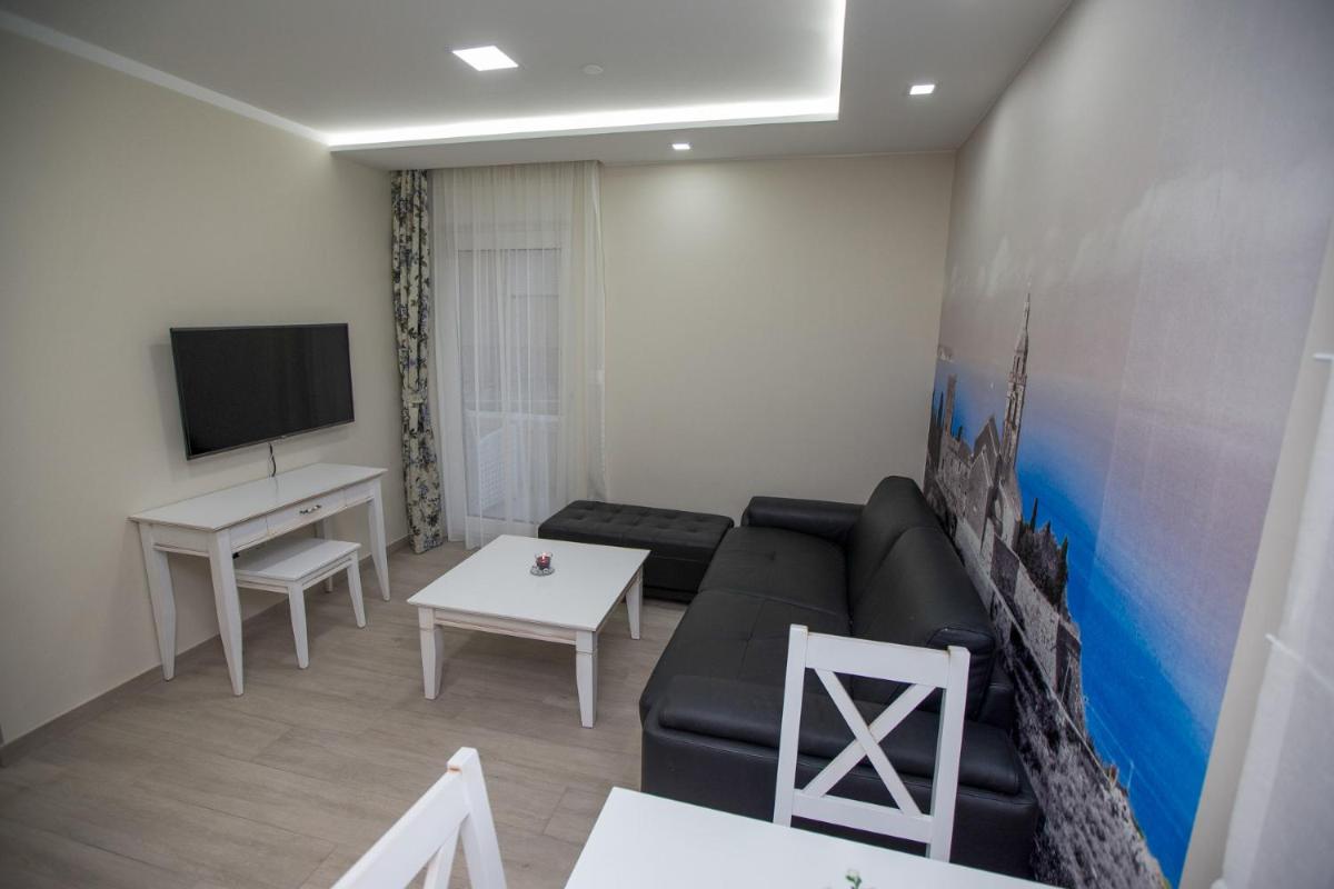 Apartment - Ground Floor photo 2